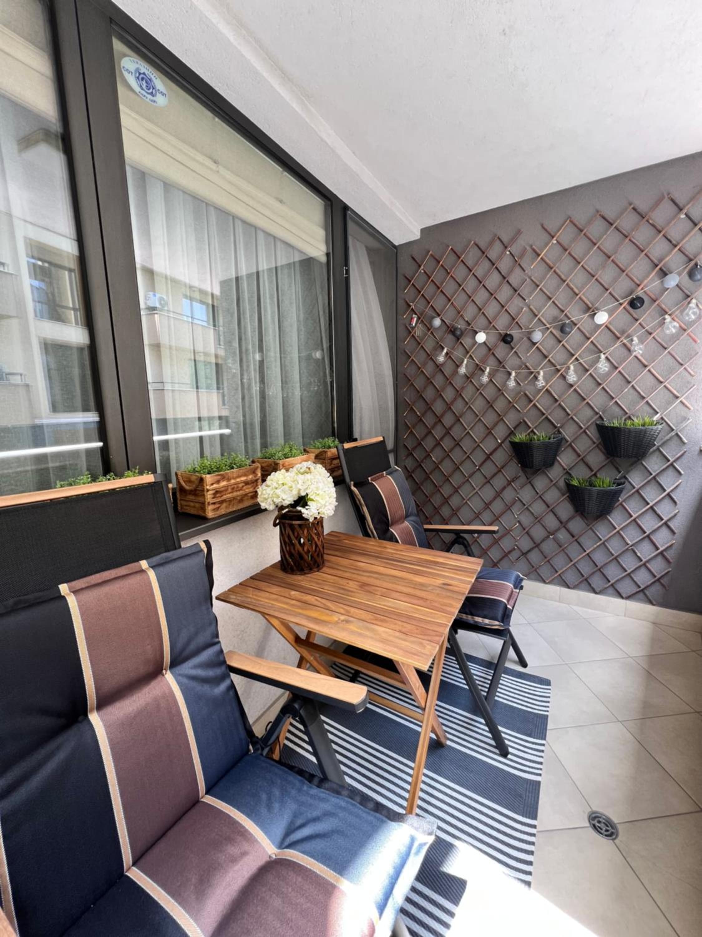 Apartment with Terrace - Photo 15