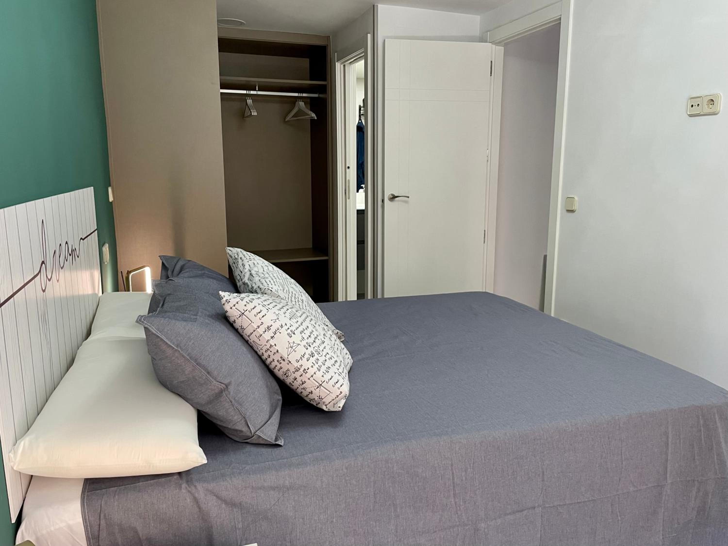 One-Bedroom Apartment photo 3