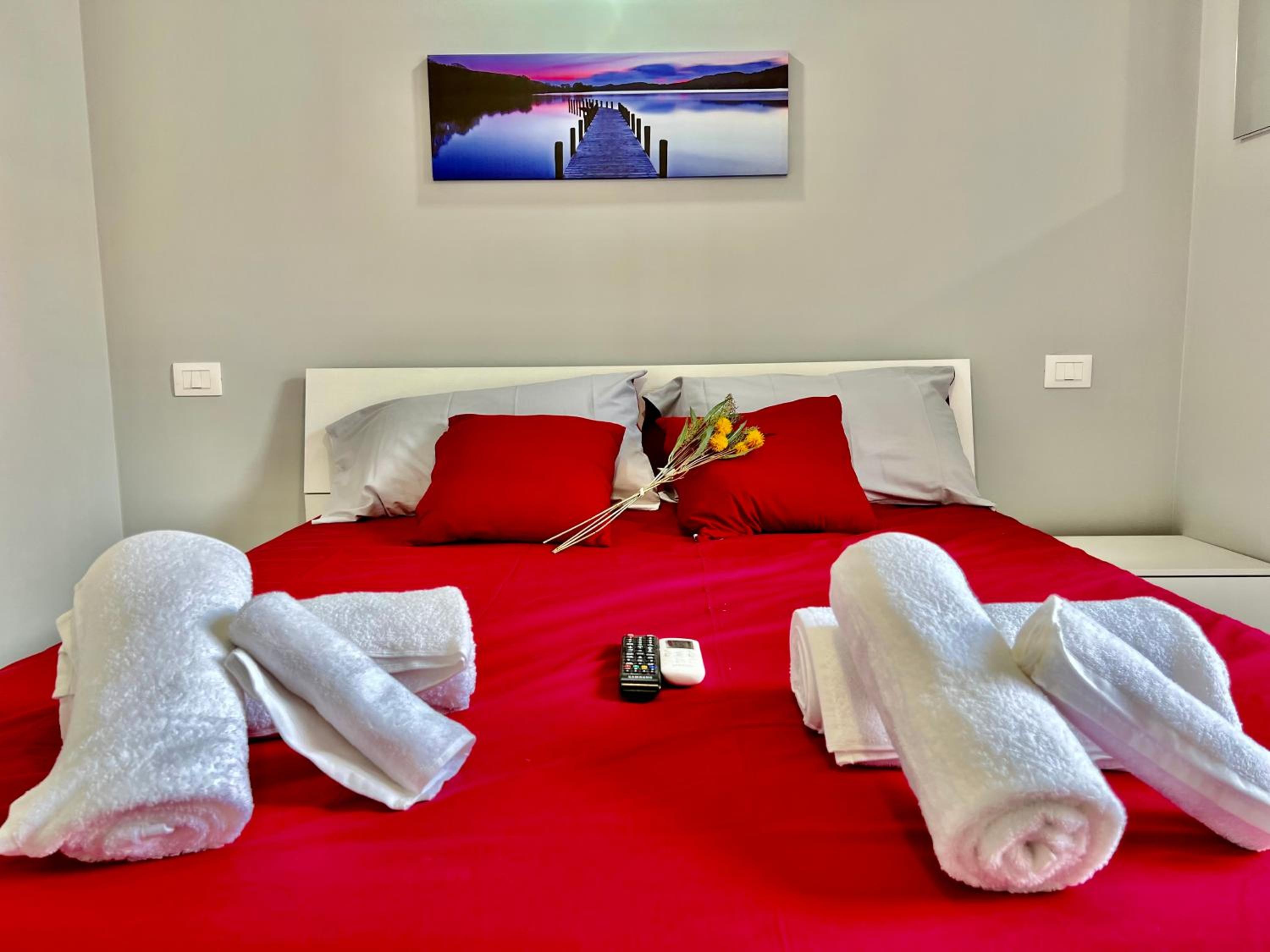 One-Bedroom Apartment photo 2