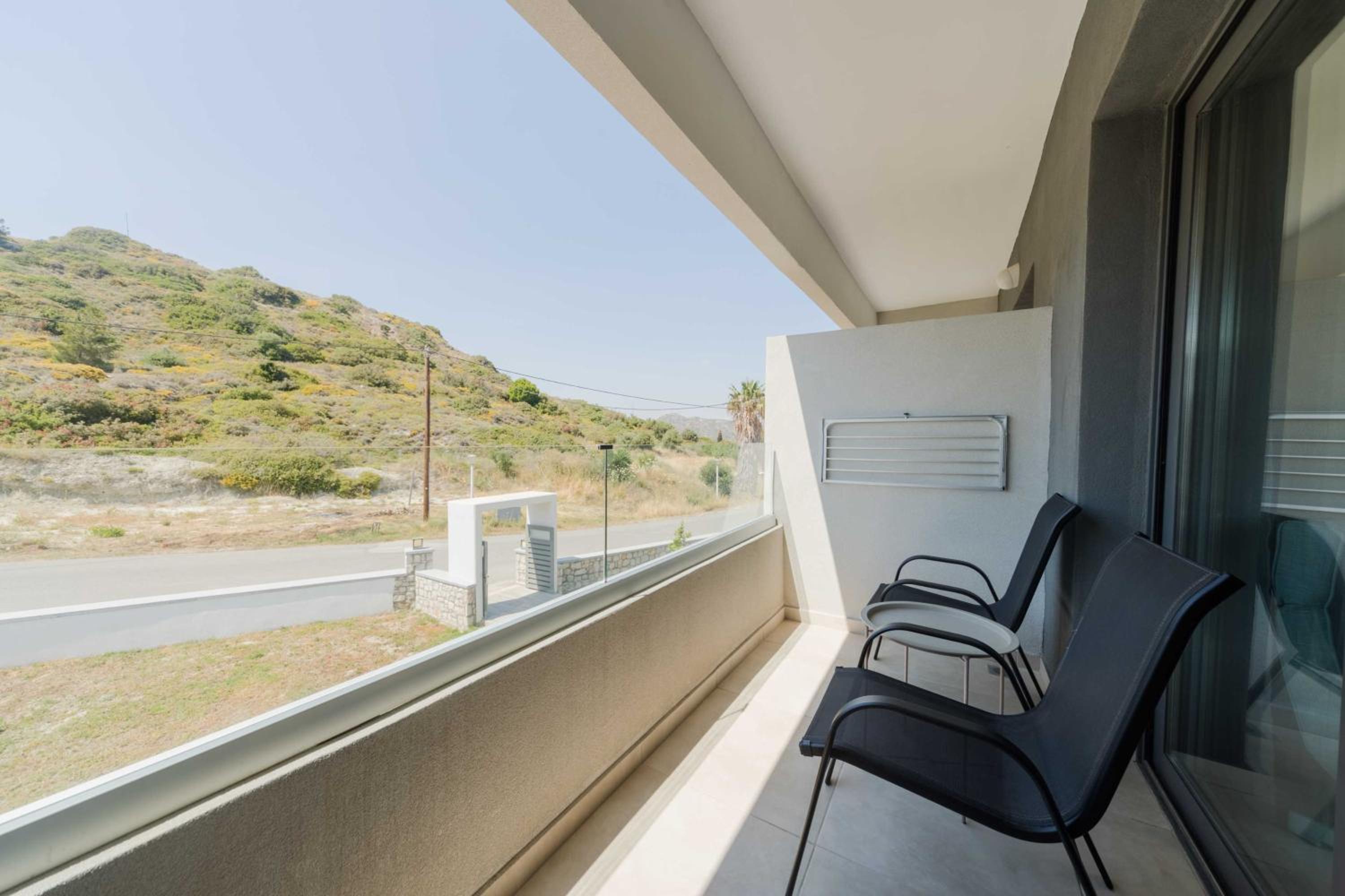 Deluxe Double Room with Garden View - Photo 10