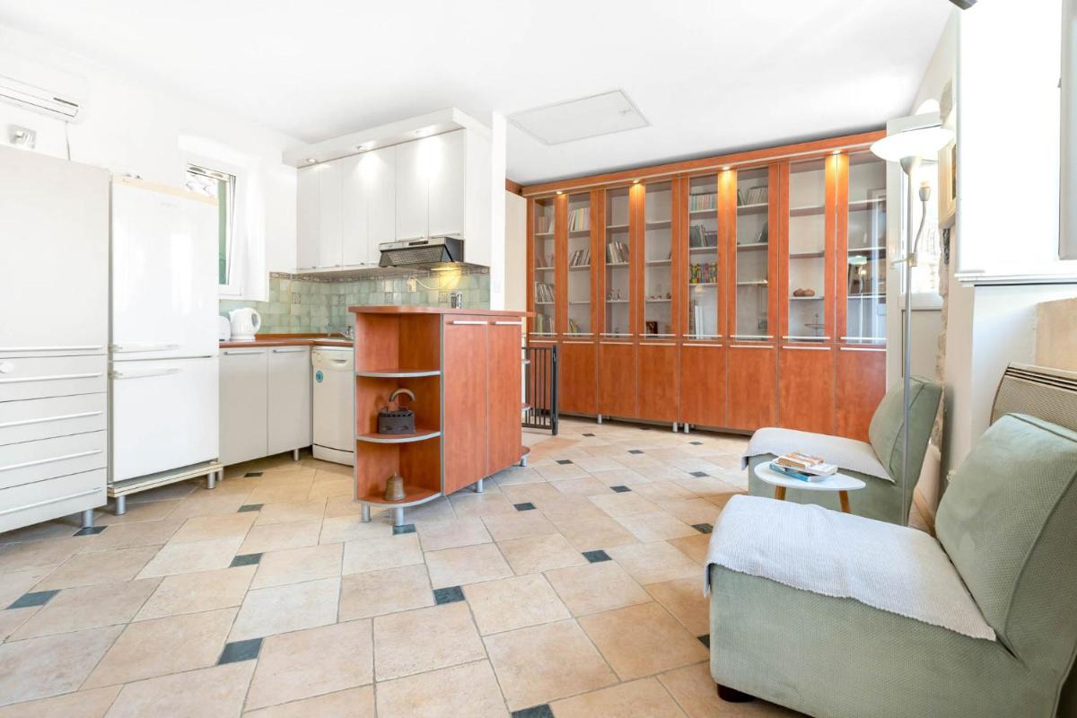 One-Bedroom Apartment - Photo 16