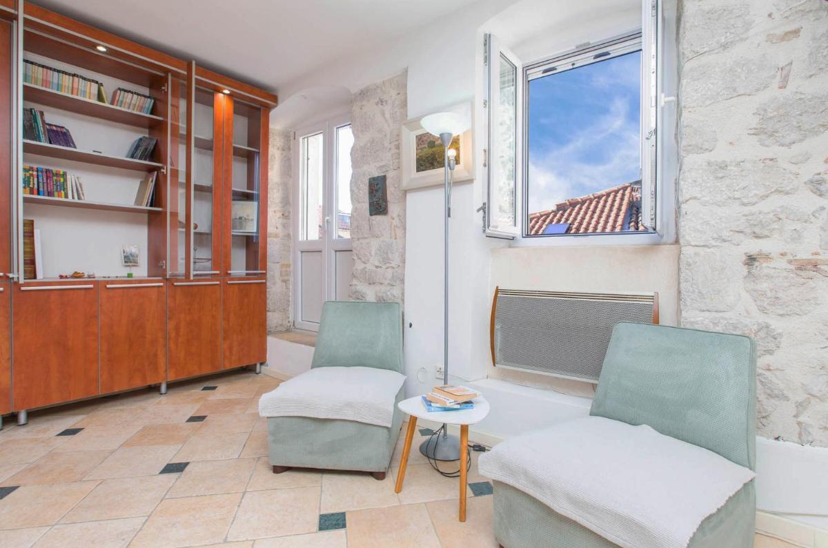 One-Bedroom Apartment - Photo 25