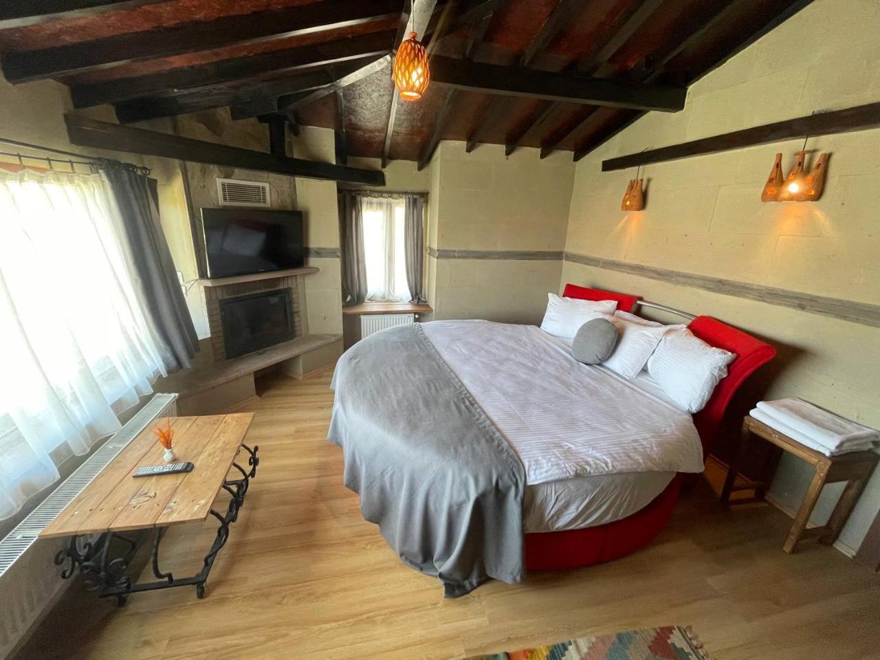 Deluxe Double Room with Fireplace - Photo 1