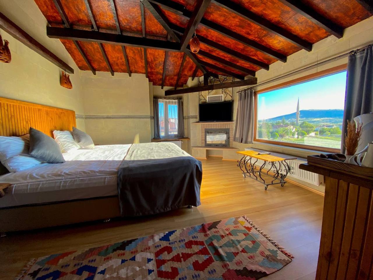 Deluxe Double Room with Fireplace - Photo 4