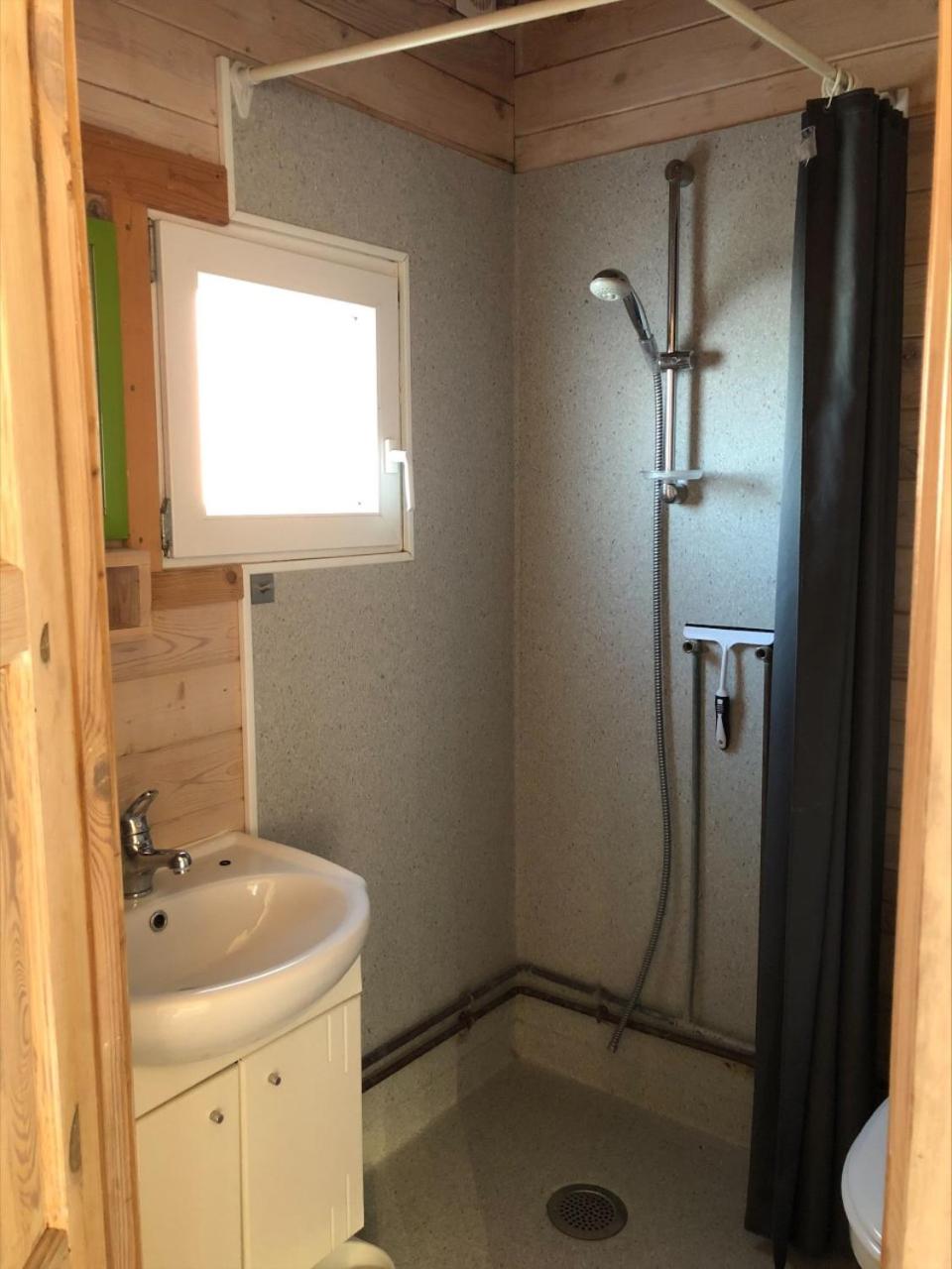 Family Cottage with Private Bathroom - Photo 9