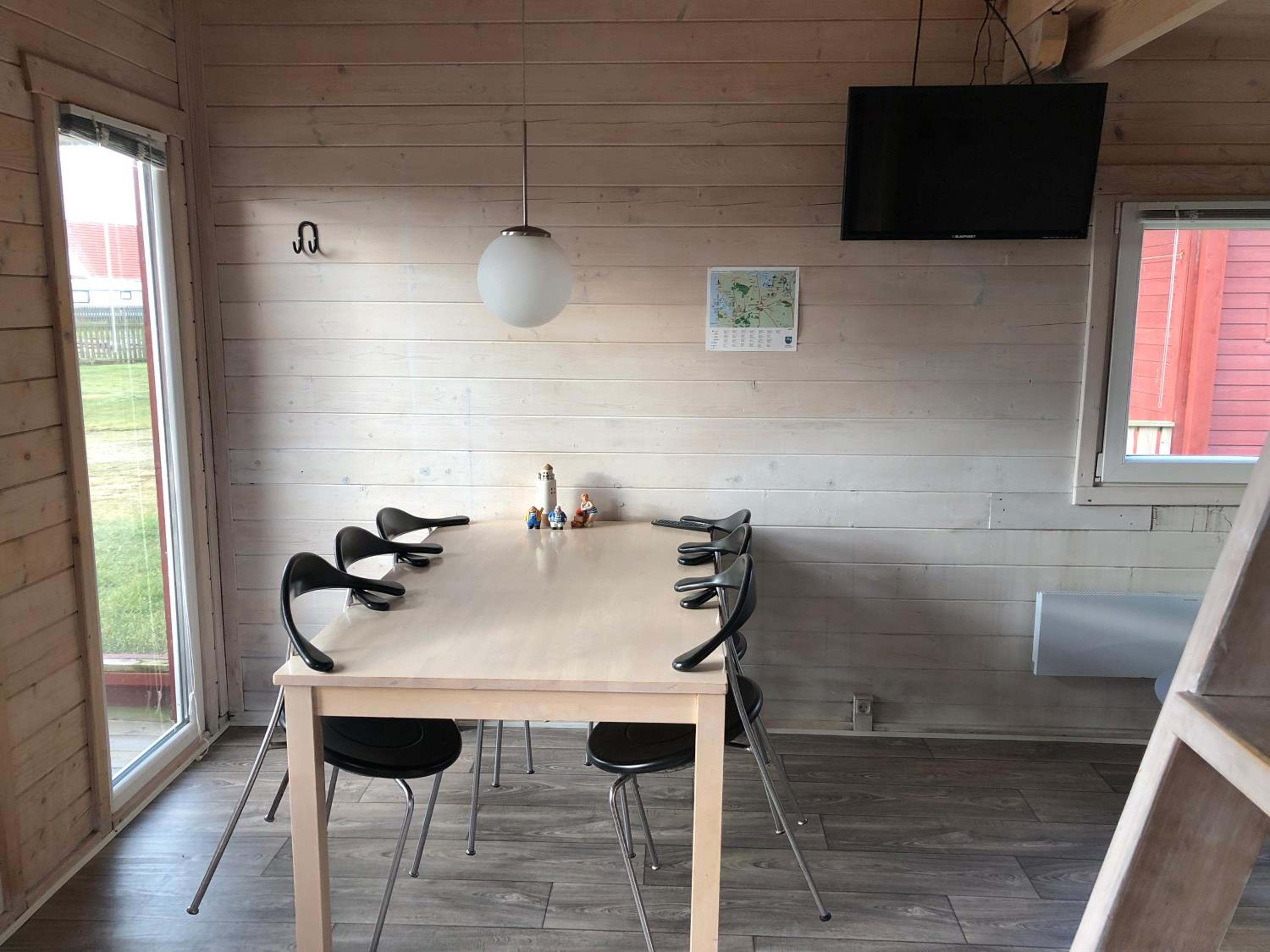 Family Cottage with Private Bathroom - Photo 3