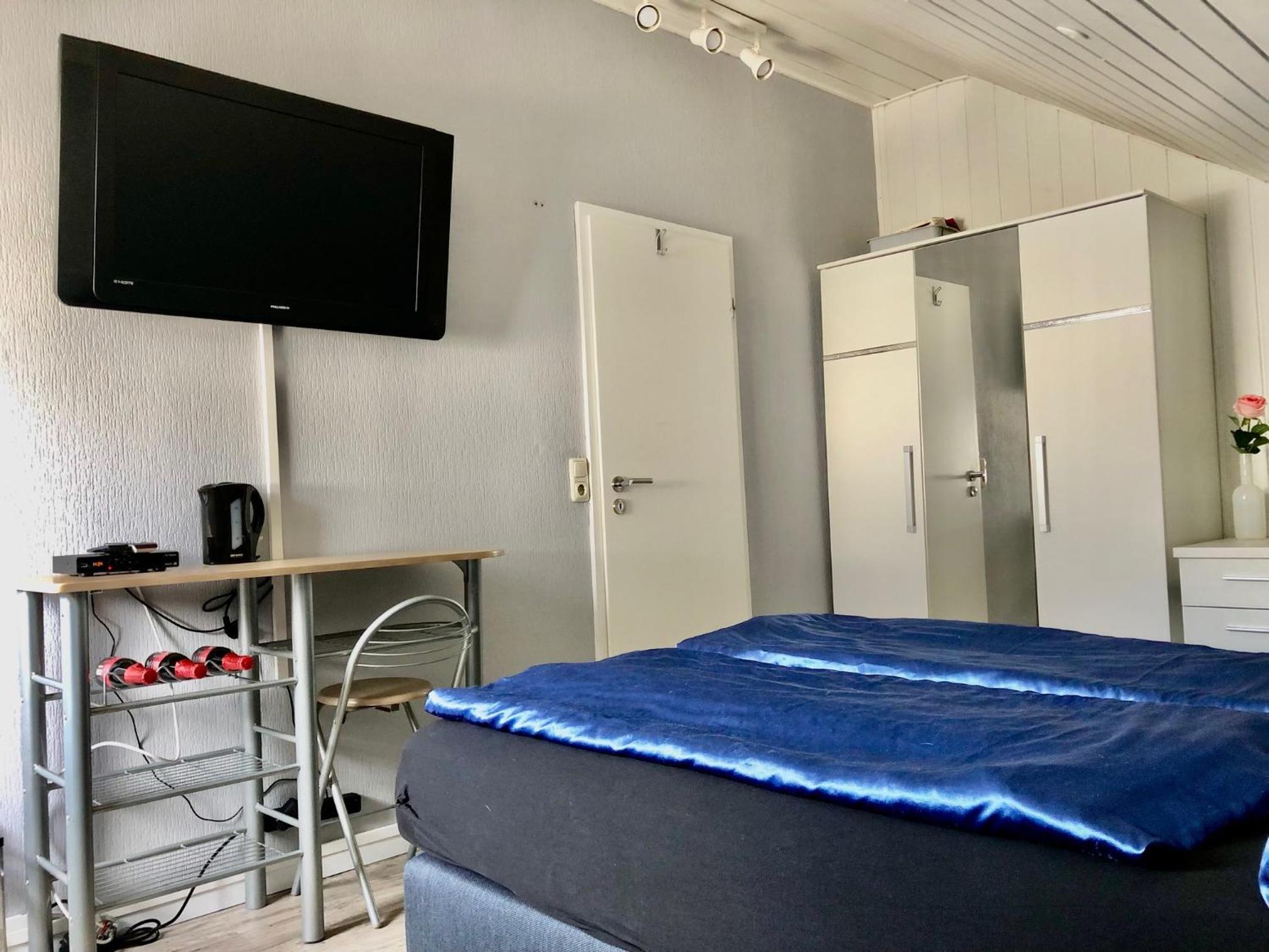 Double Room with Shared Bathroom photo 3