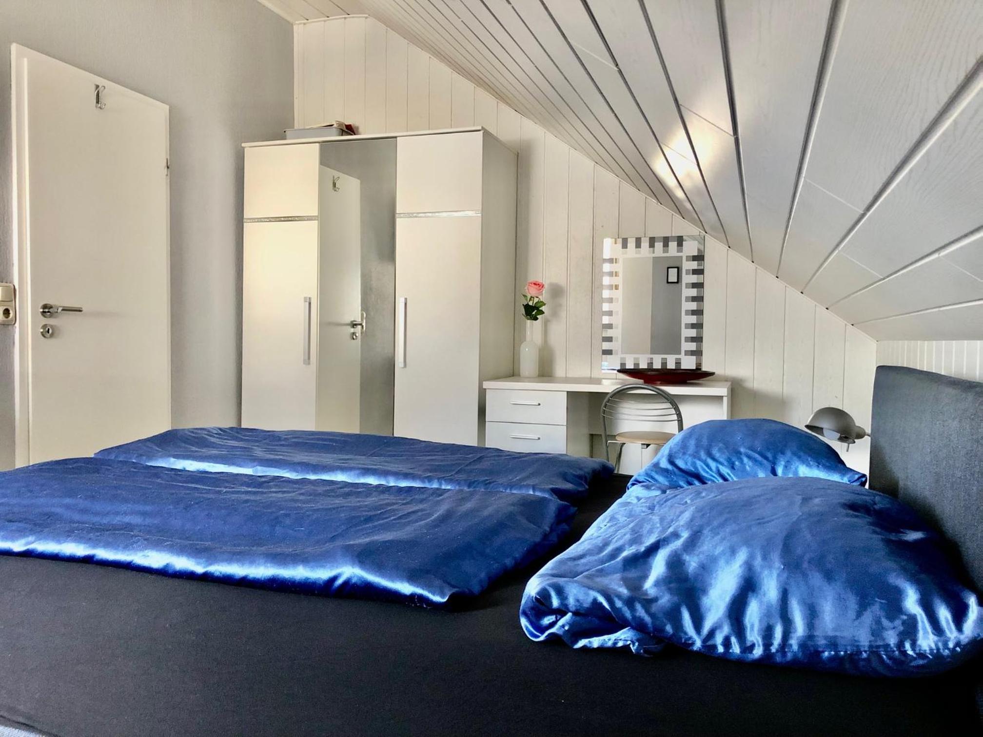 Double Room with Shared Bathroom photo 2