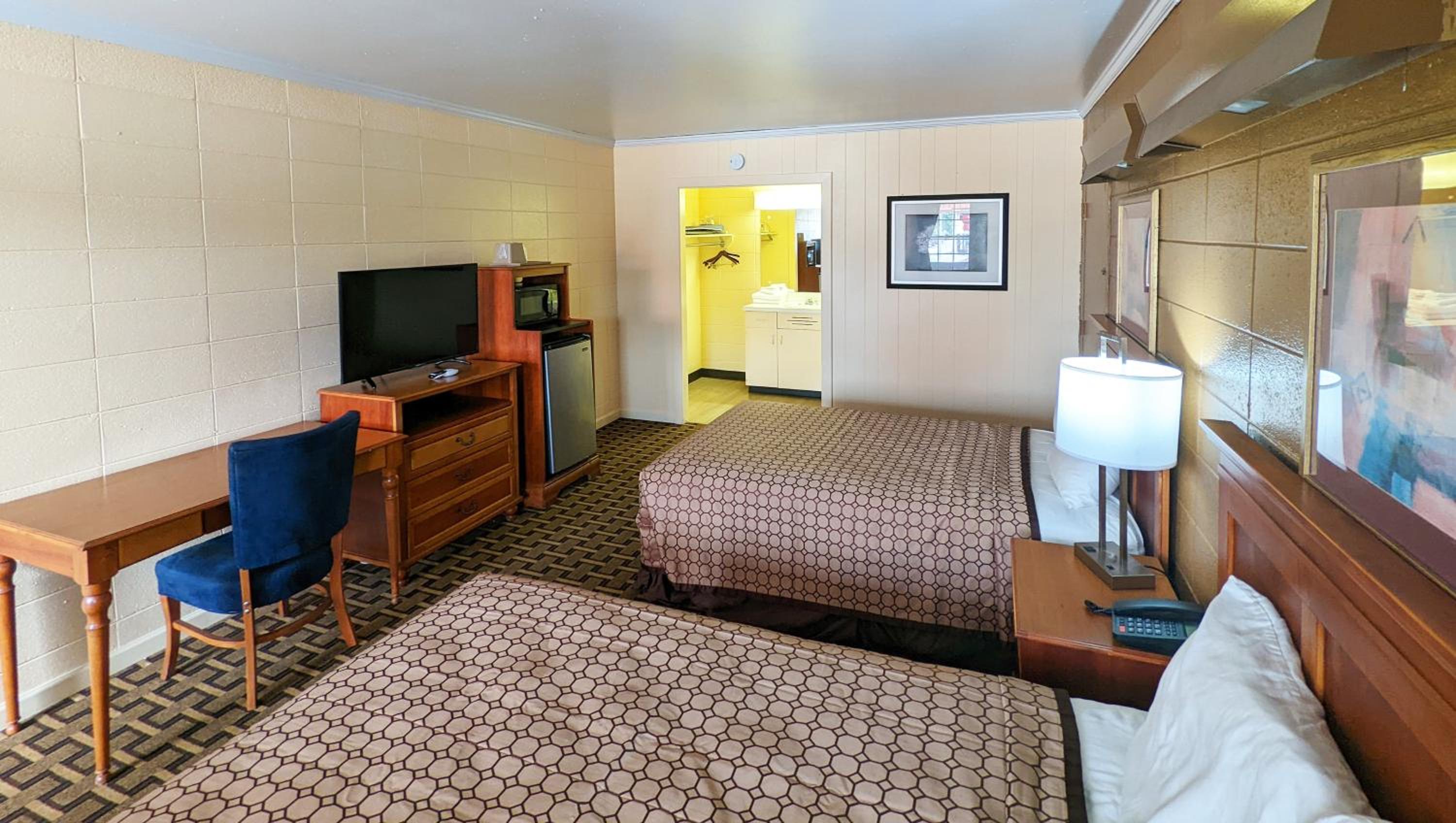 Double Room with Two Double Beds - Photo 1
