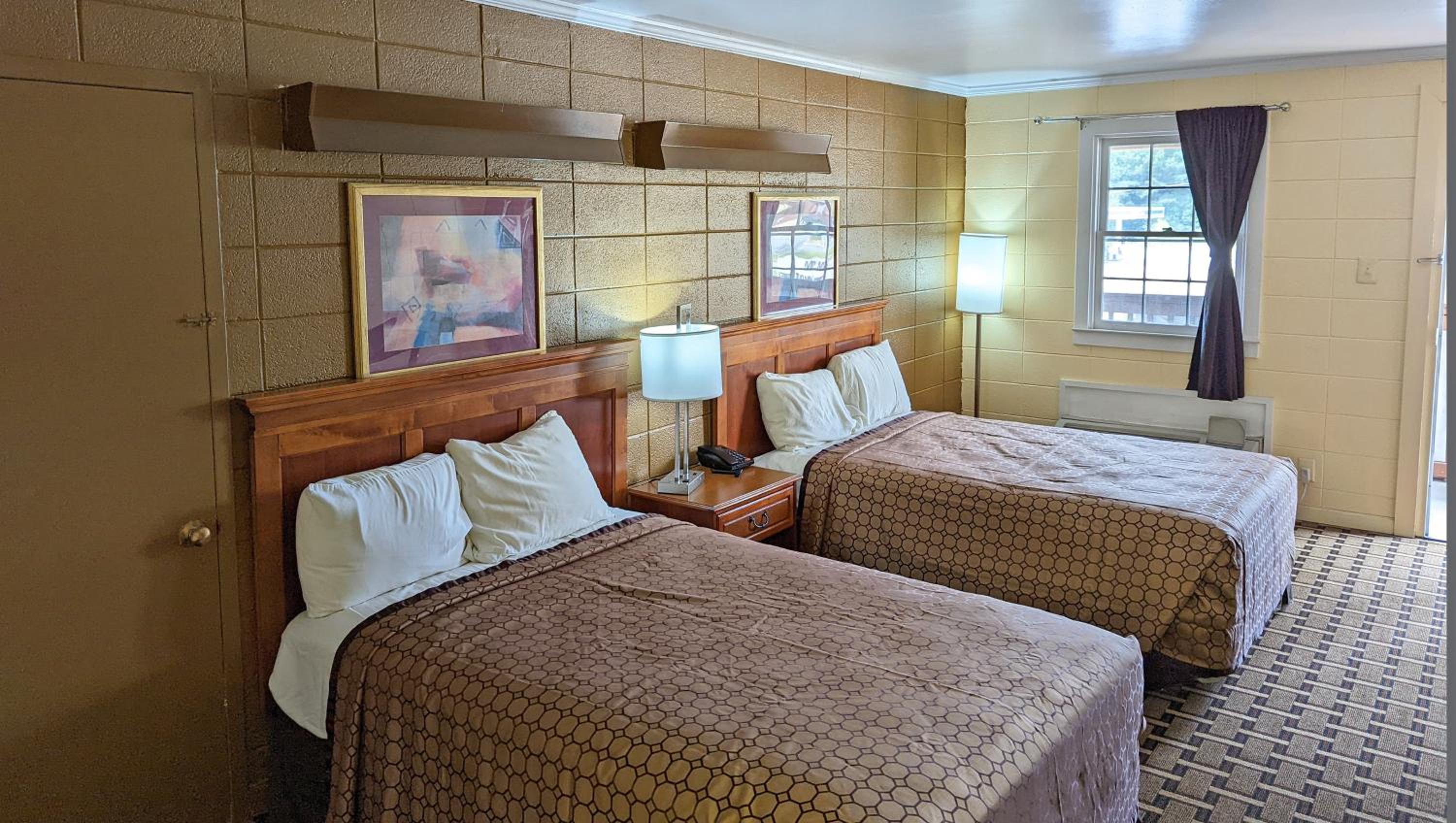 Double Room with Two Double Beds - Photo 7