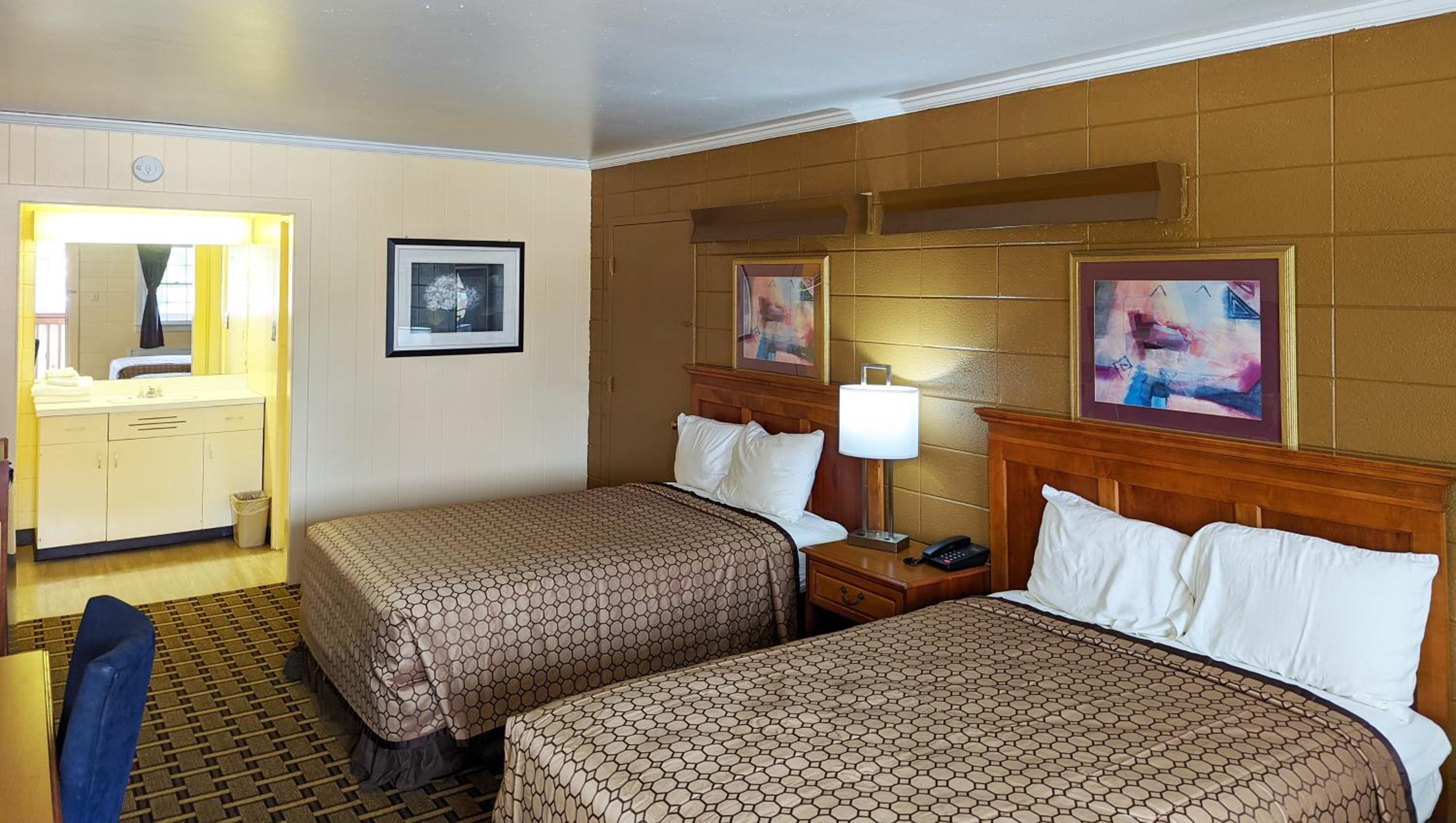 Double Room with Two Double Beds - Photo 13