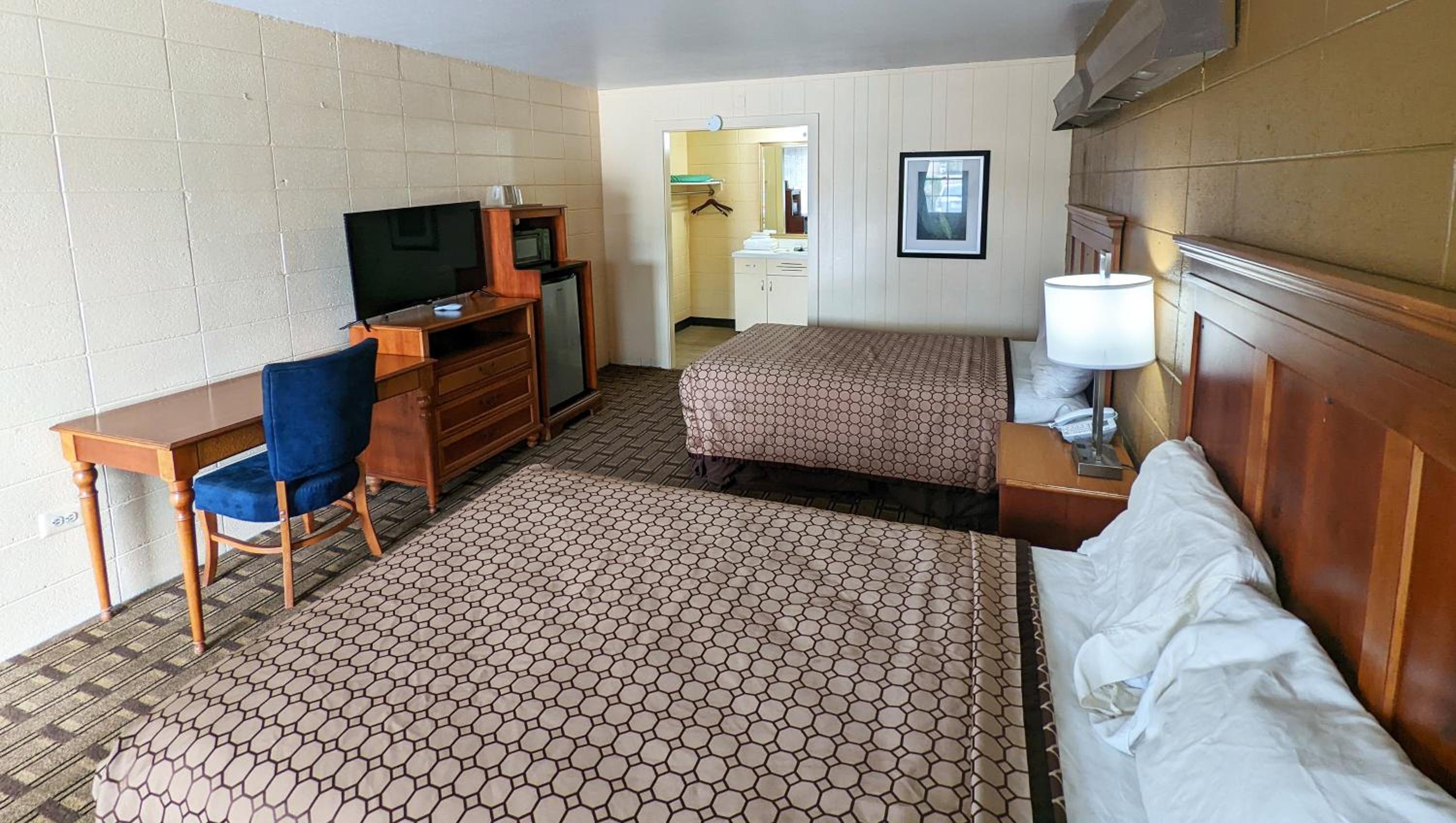 Double Room with Two Double Beds - Photo 11