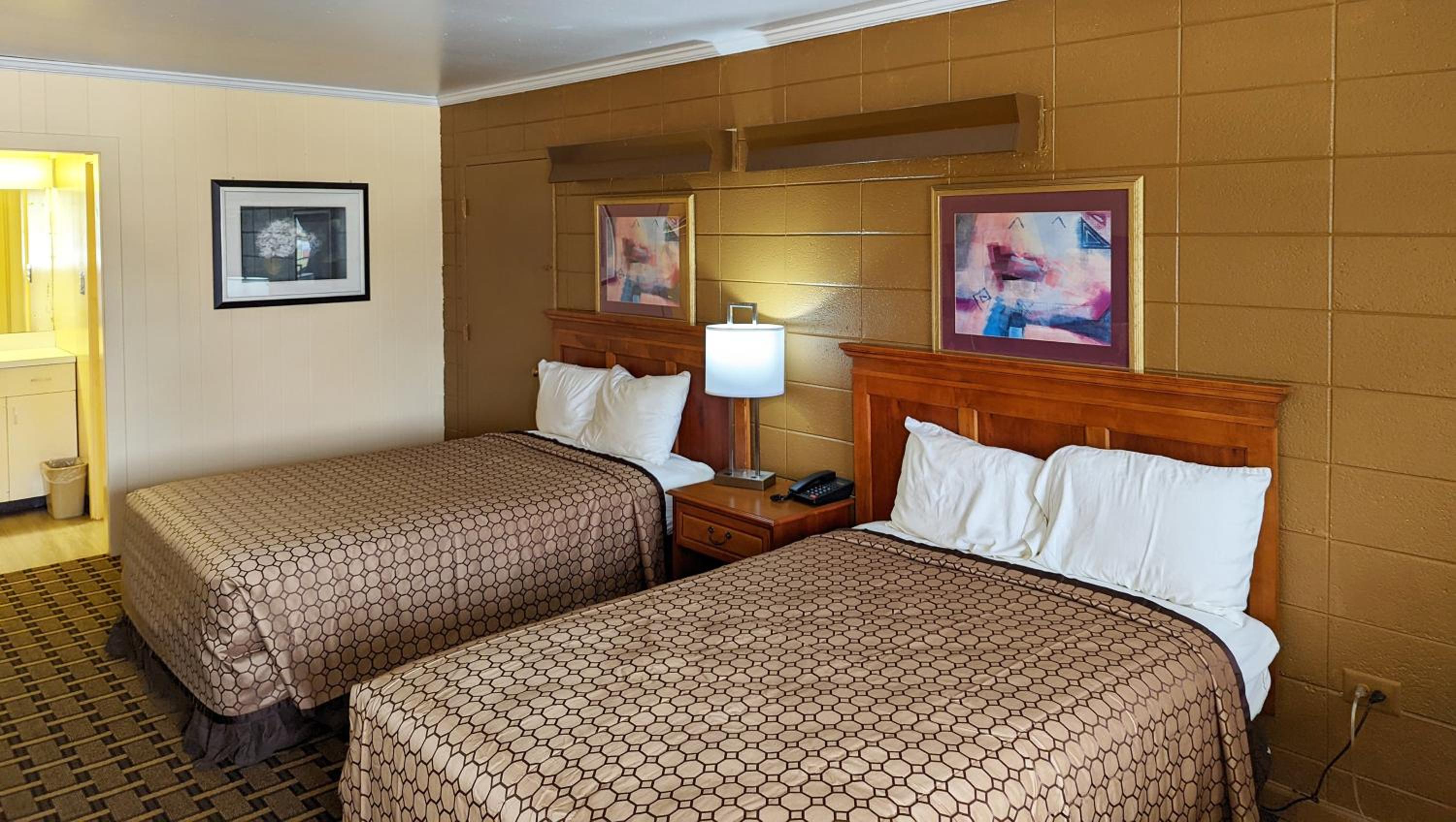 Double Room with Two Double Beds - Photo 5
