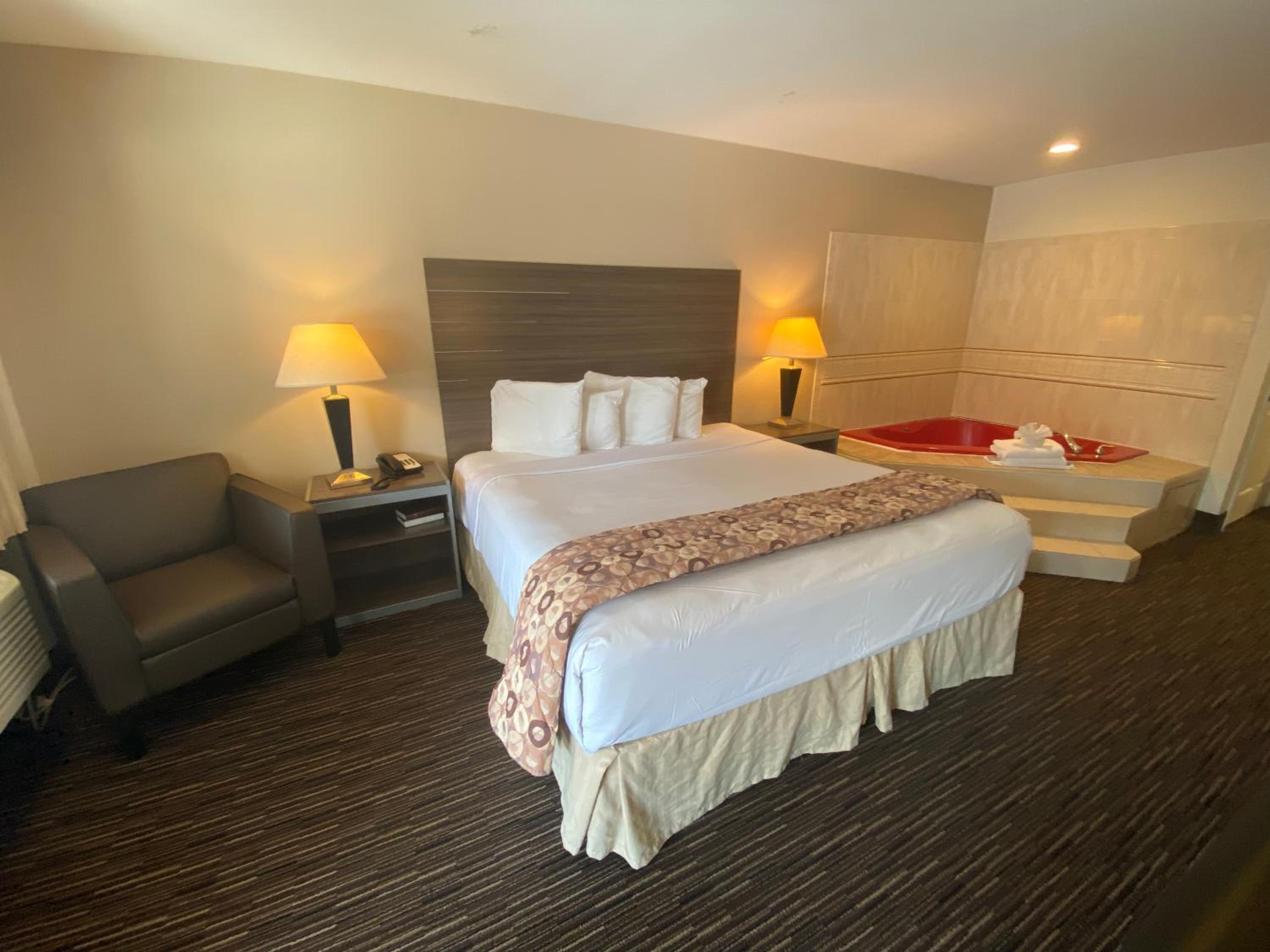 King Room with Spa Bath - Non-Smoking - Photo 6