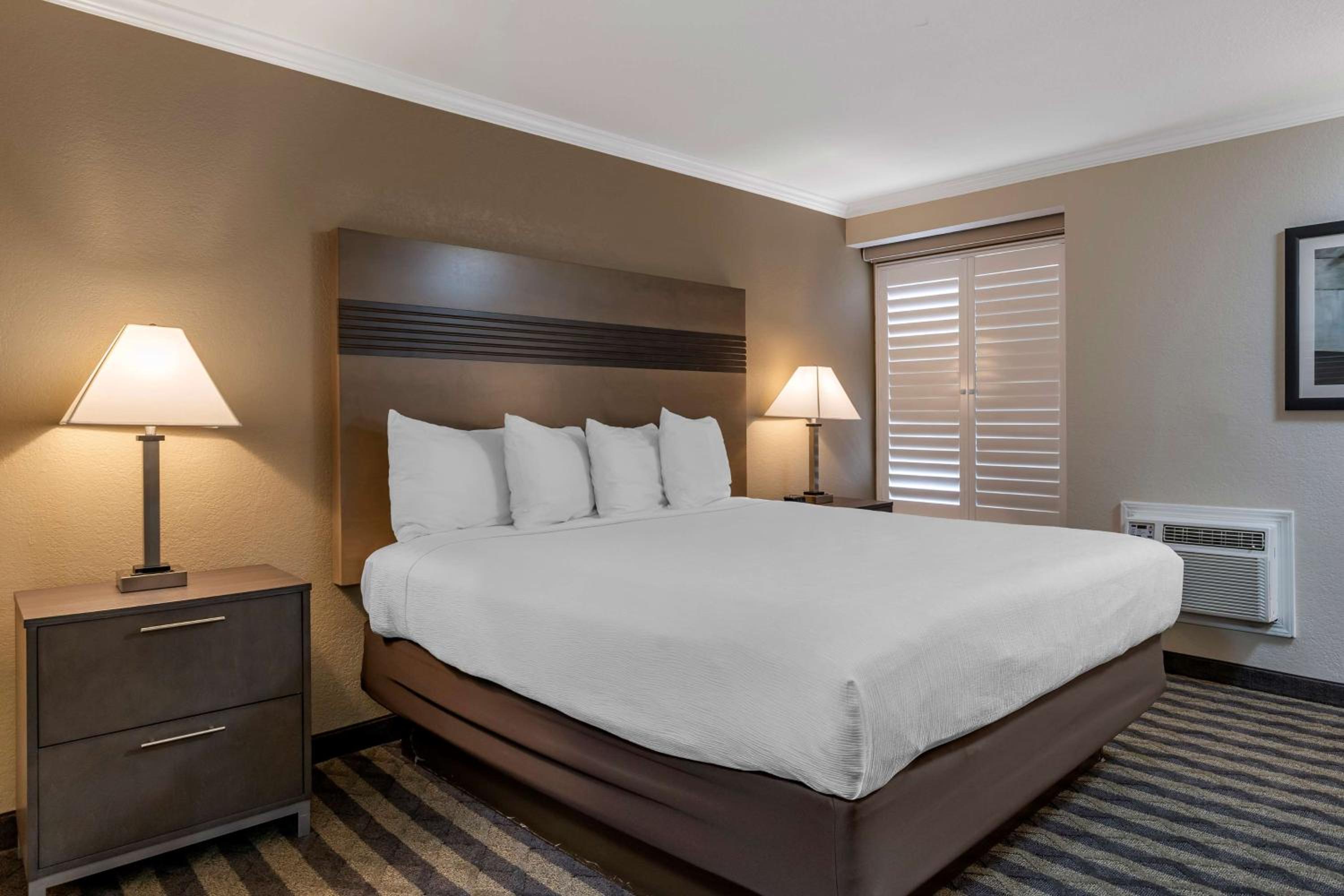 Executive King Room - Non-Smoking photo 1