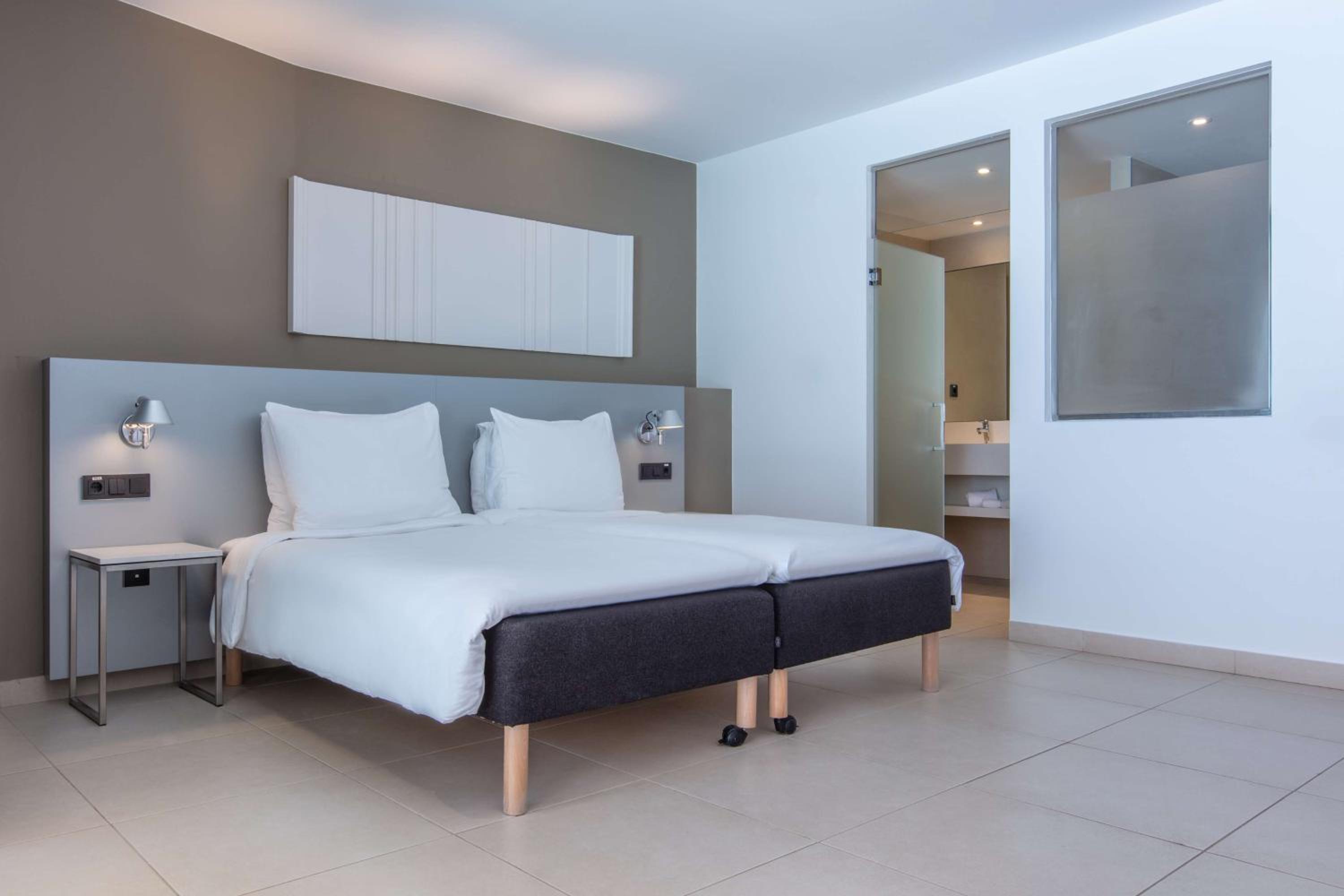 Habitación familiar con balcón
