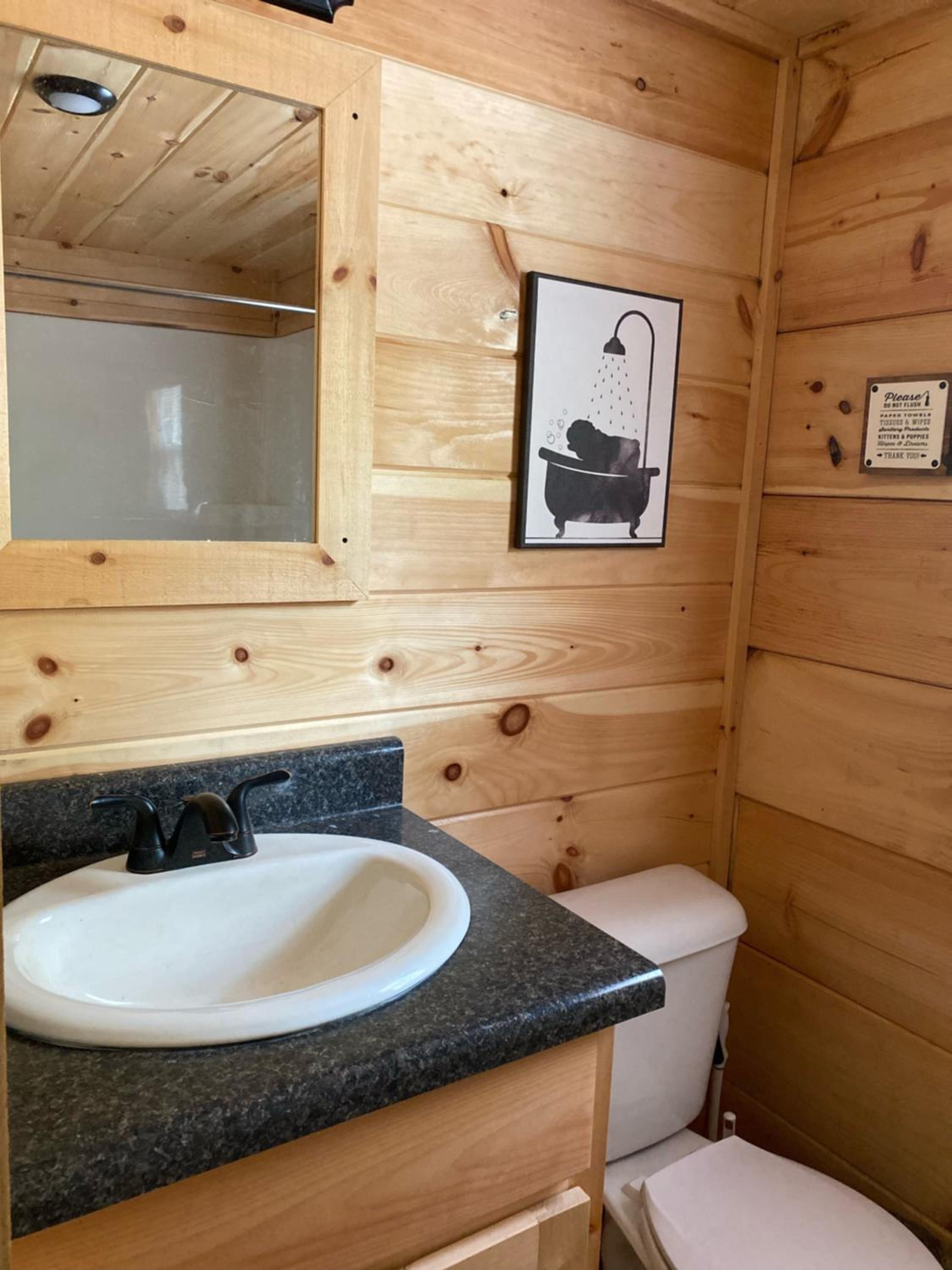 Two-Bedroom House - Photo 8