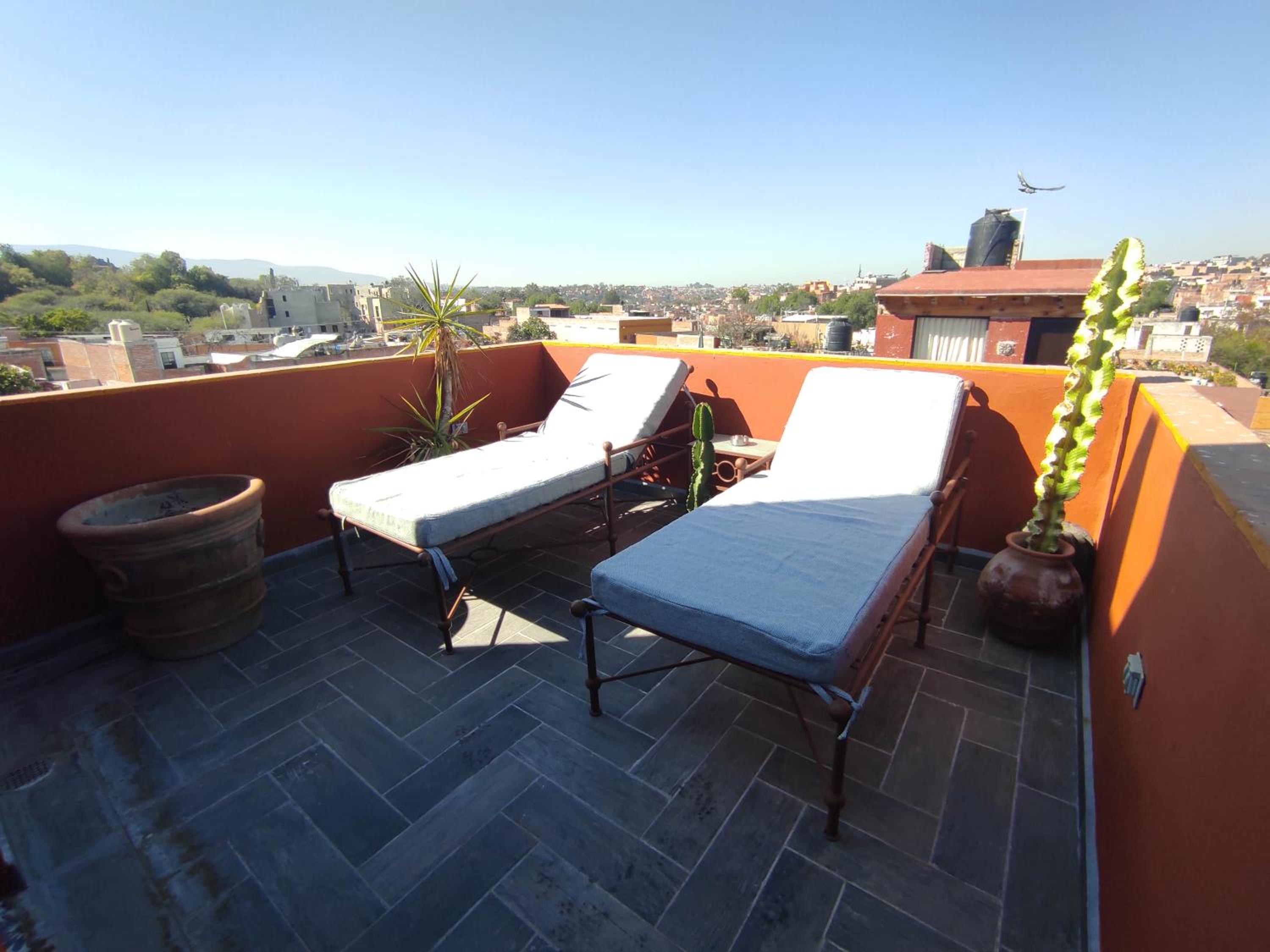 Twin Room with Balcony - Photo 16
