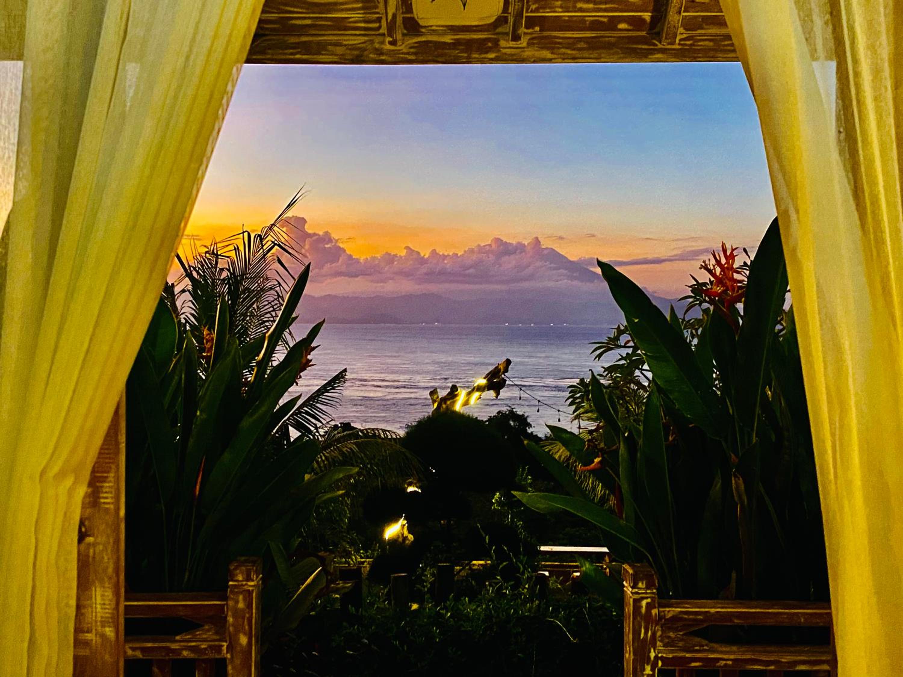Deluxe Double Room with Sea View - Photo 10