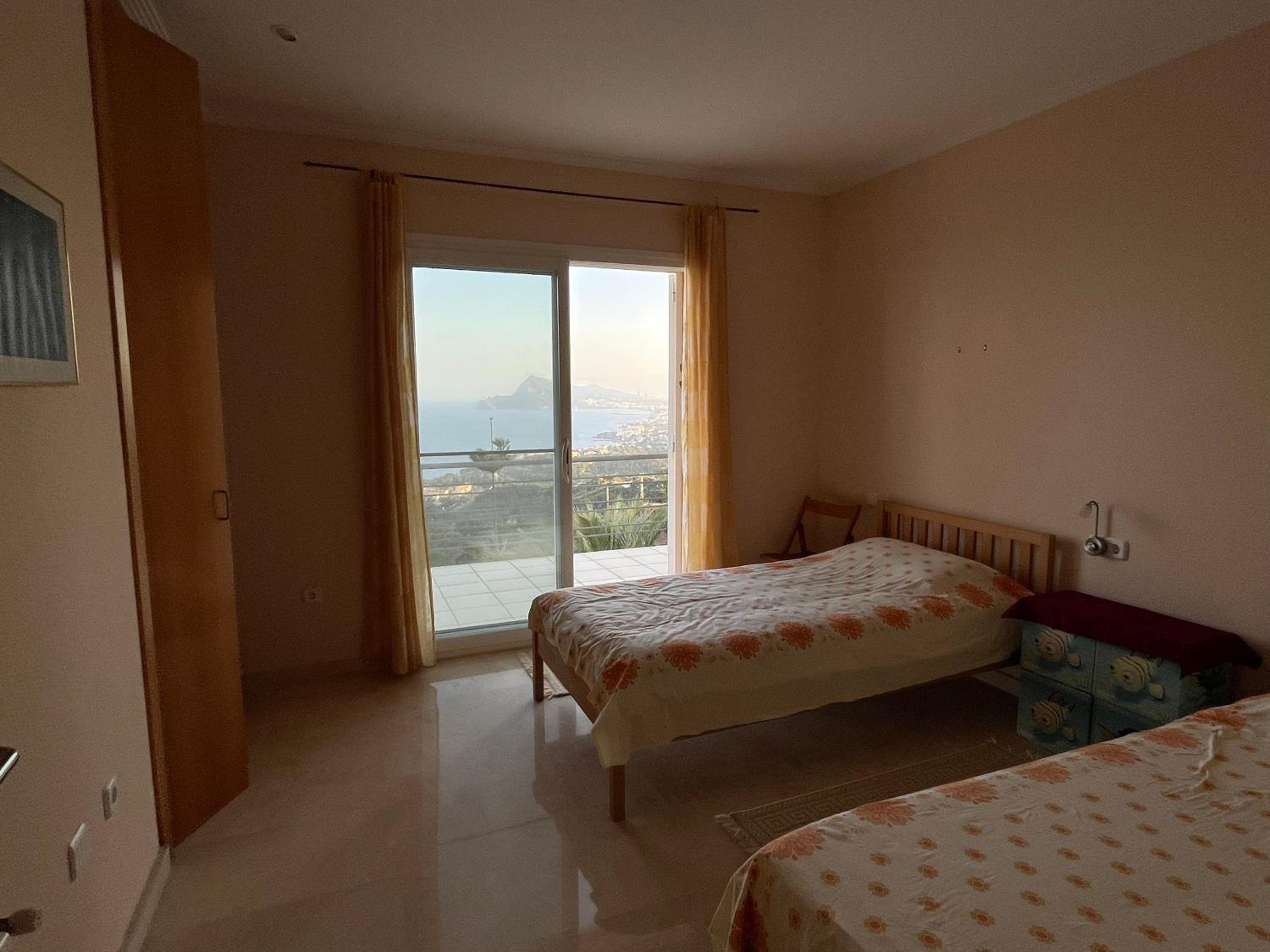 Villa photo 3