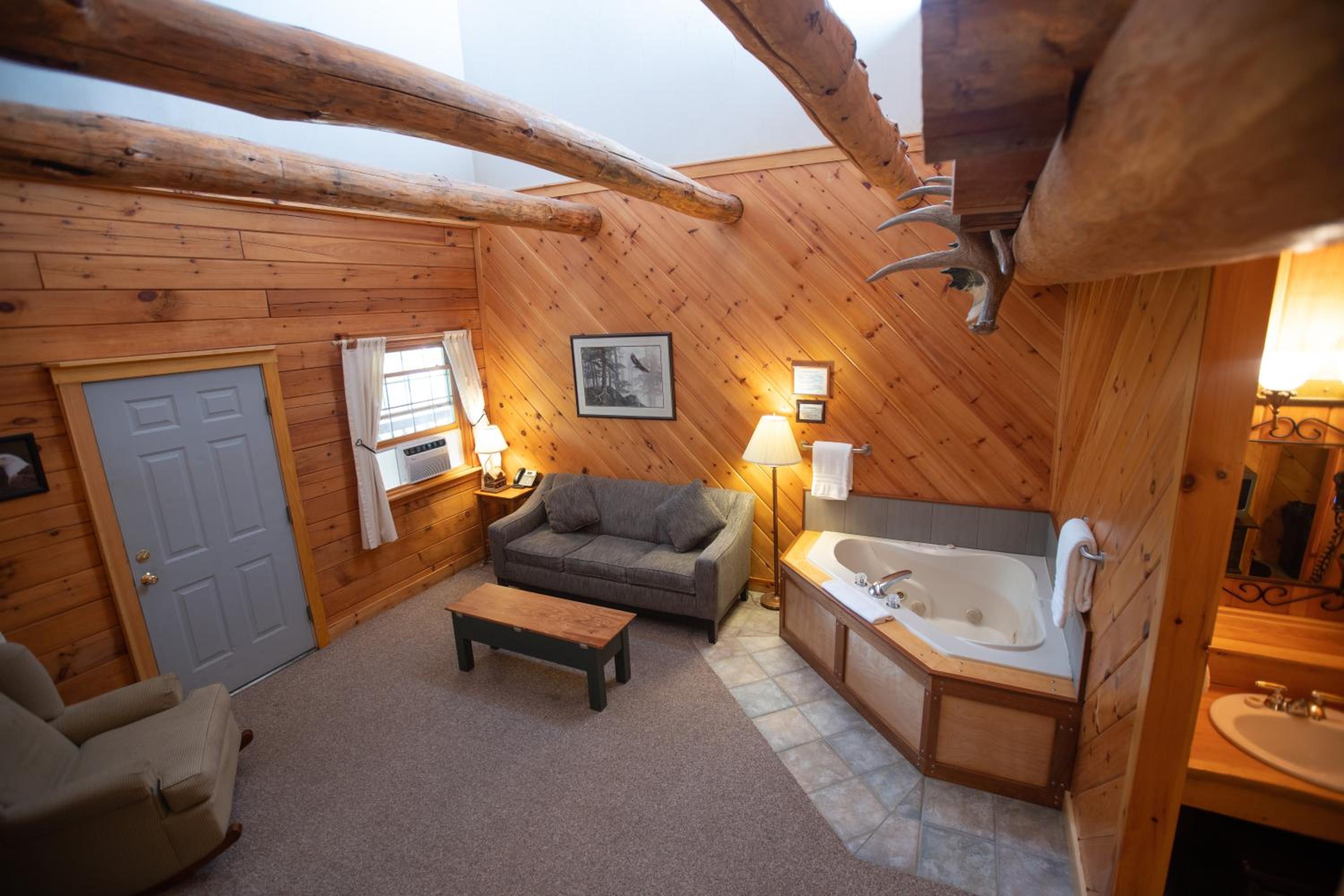 Lodge Loft Suite - Adult Only - Photo 6
