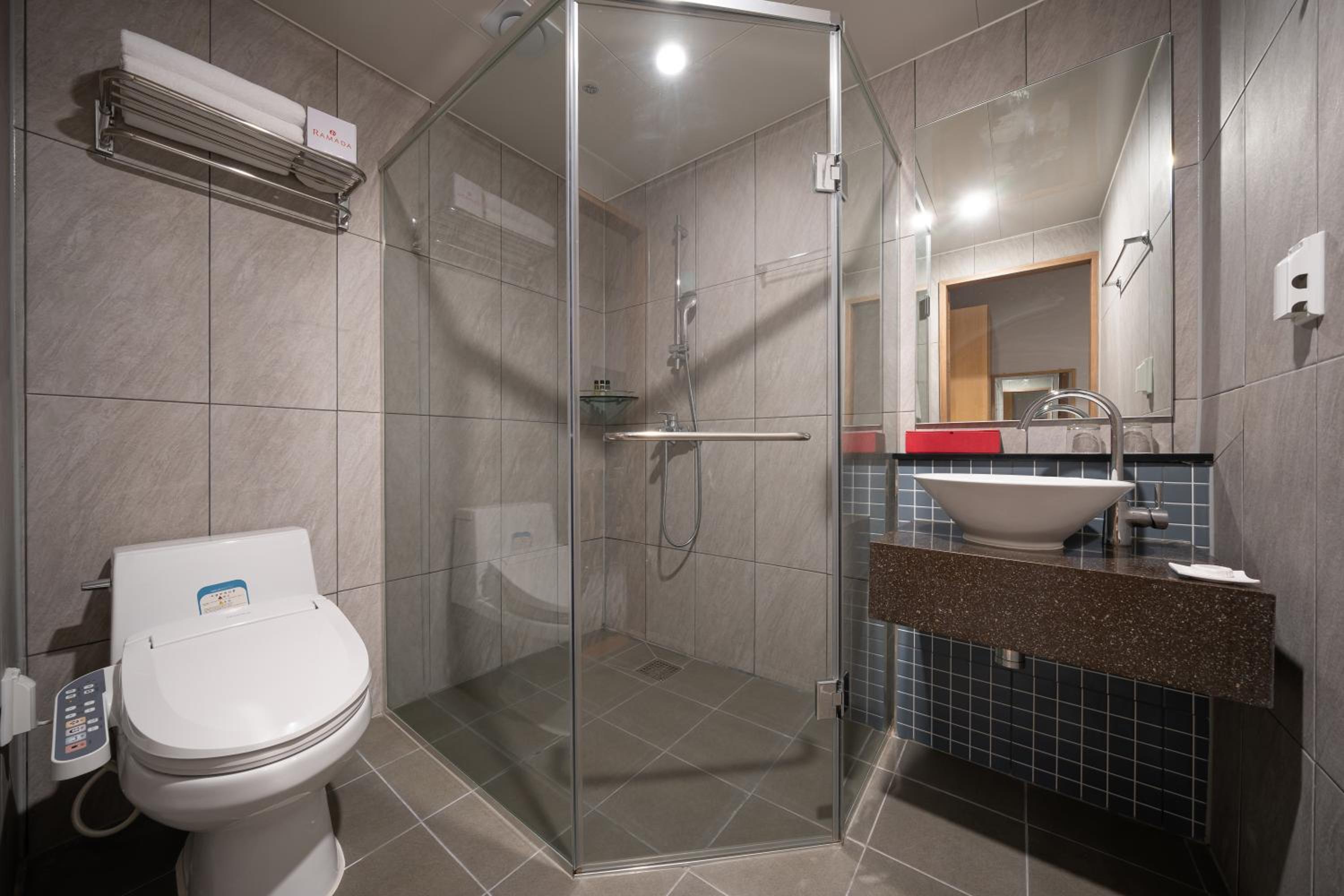Standard Double Room - Photo 4