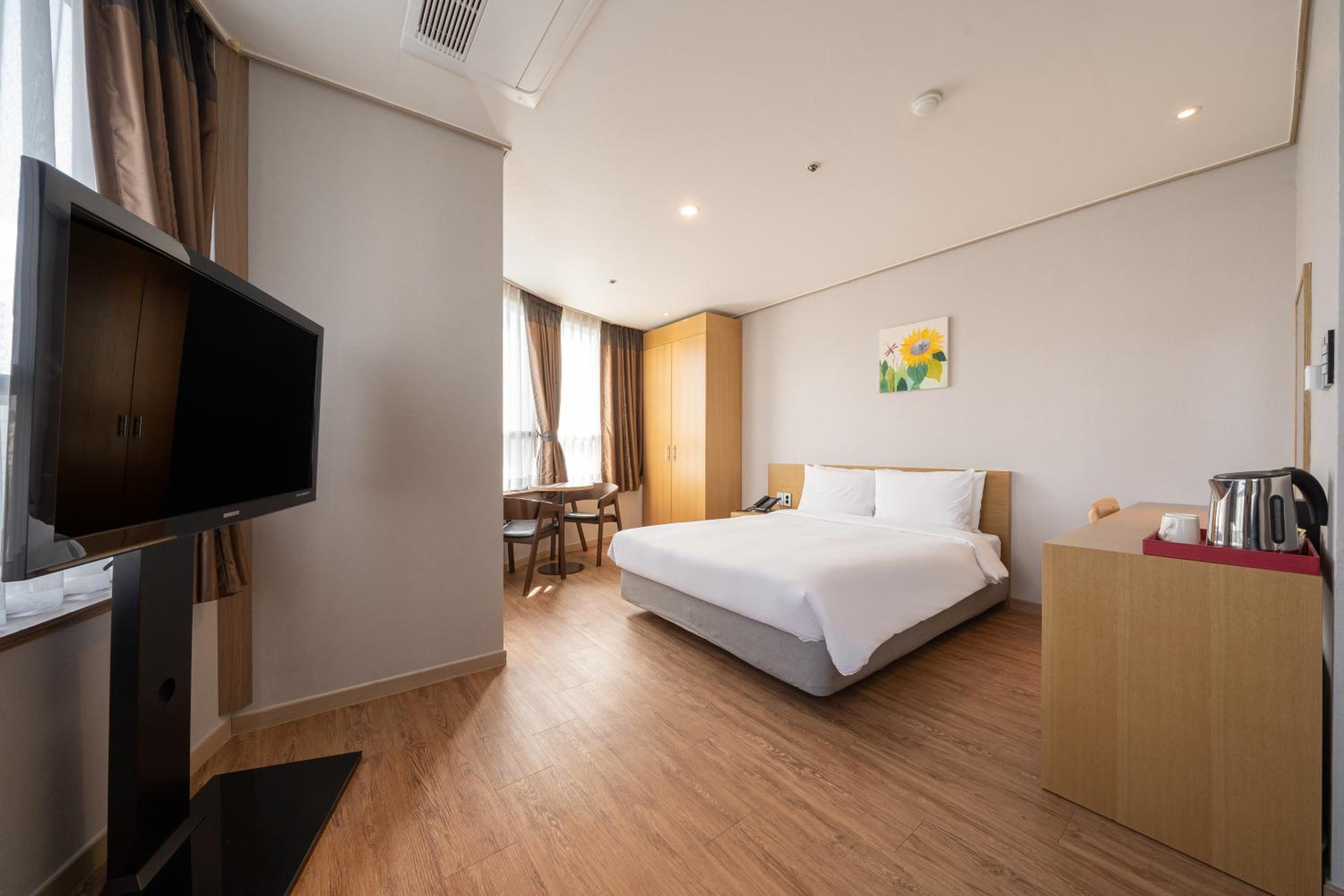 Deluxe Prime Double Room - Photo 2
