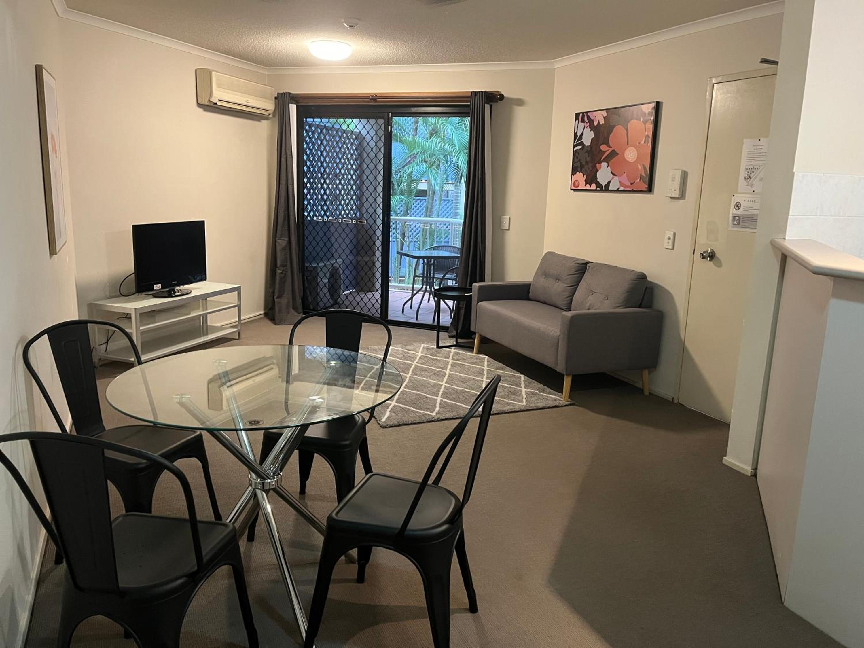 One-Bedroom Apartment - Photo 11