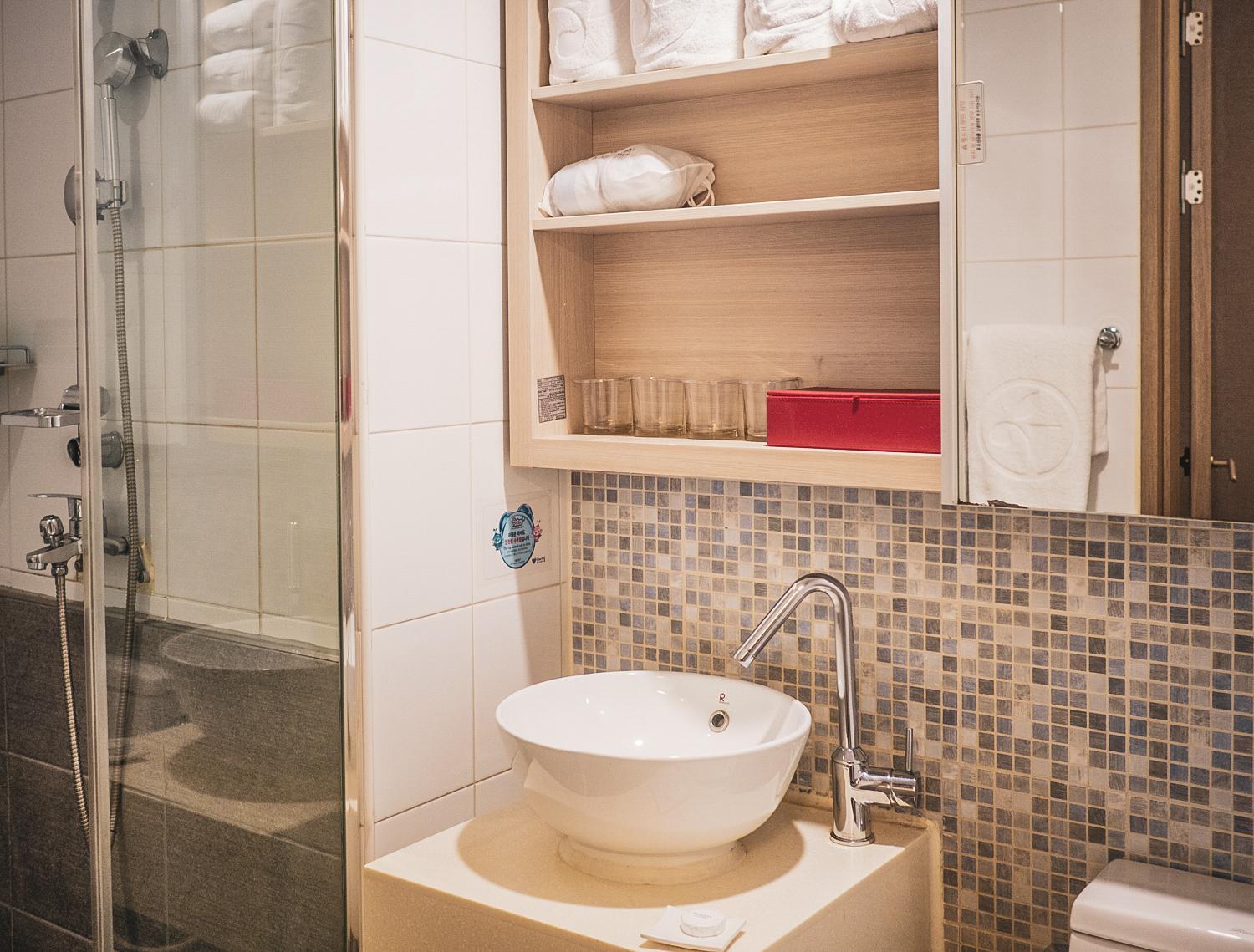Standard Twin Room - Photo 2