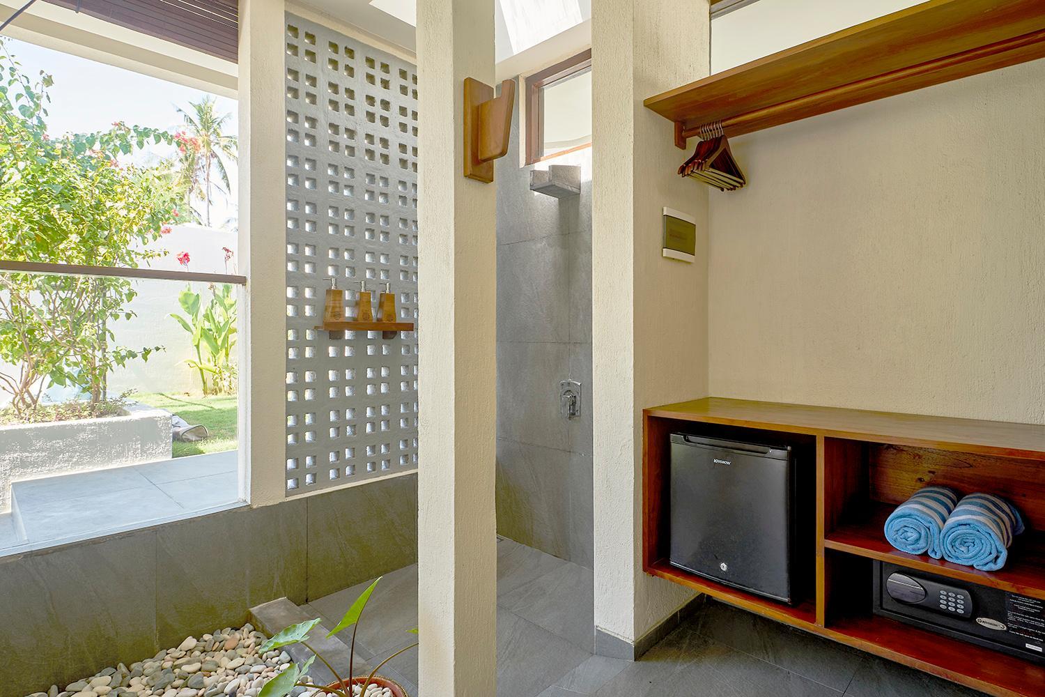 Villa with Private Pool - Photo 33