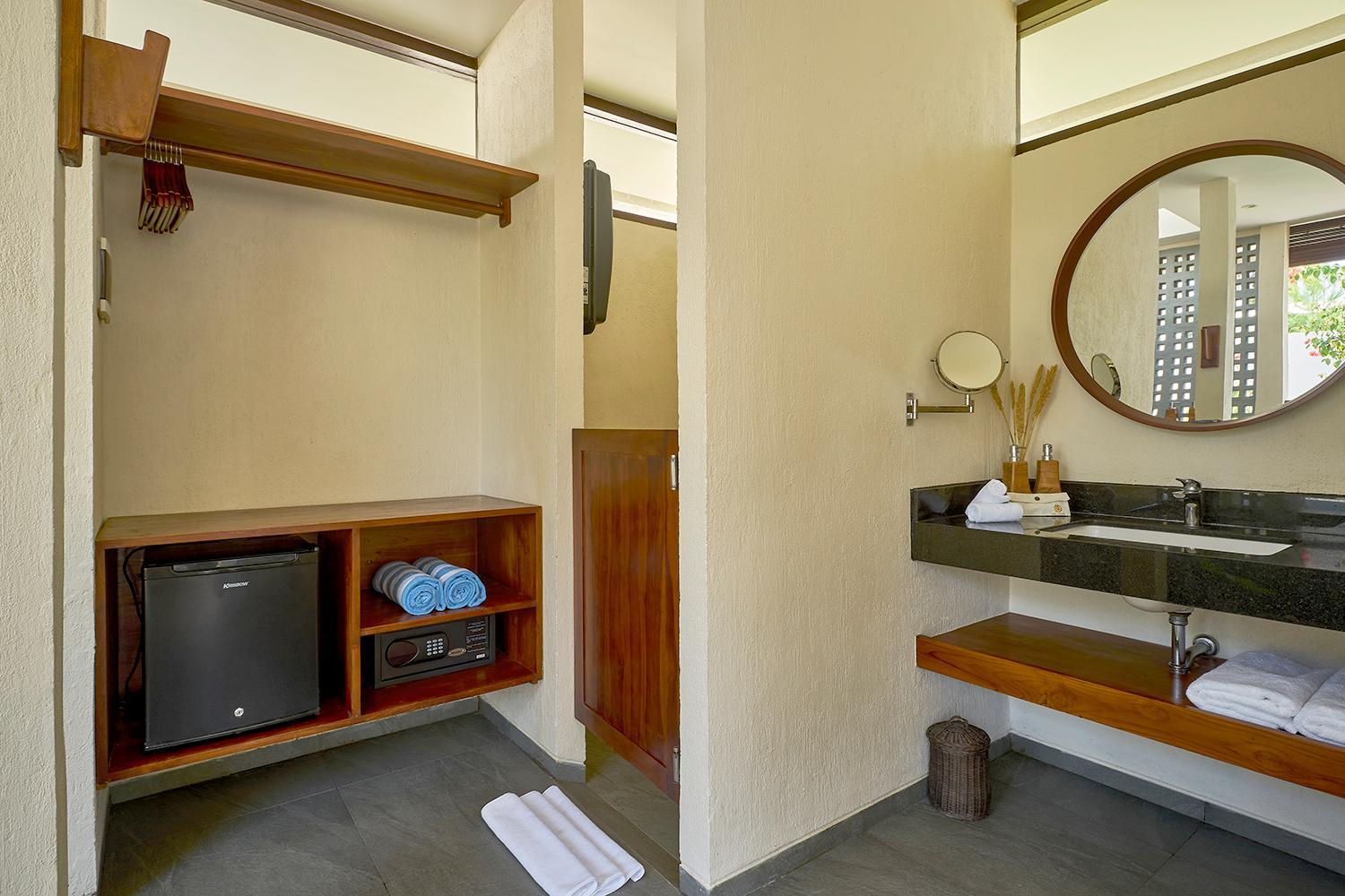 Villa with Private Pool - Photo 28