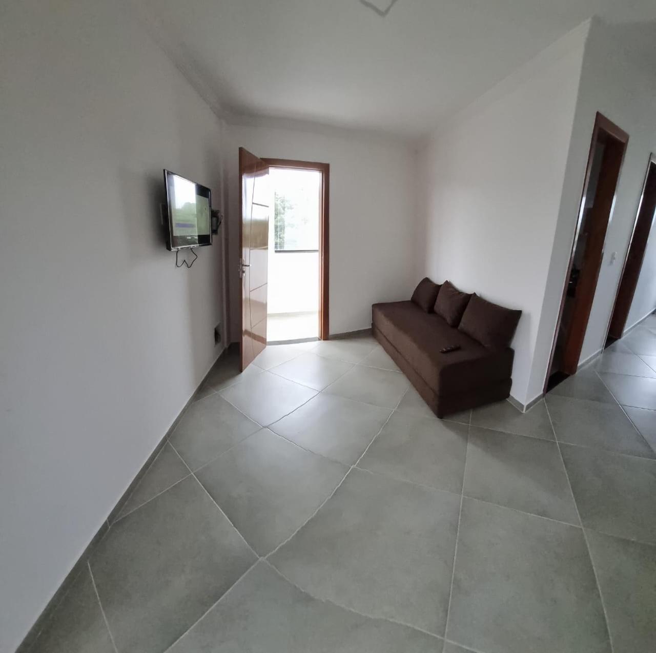 One-Bedroom Apartment - Photo 3