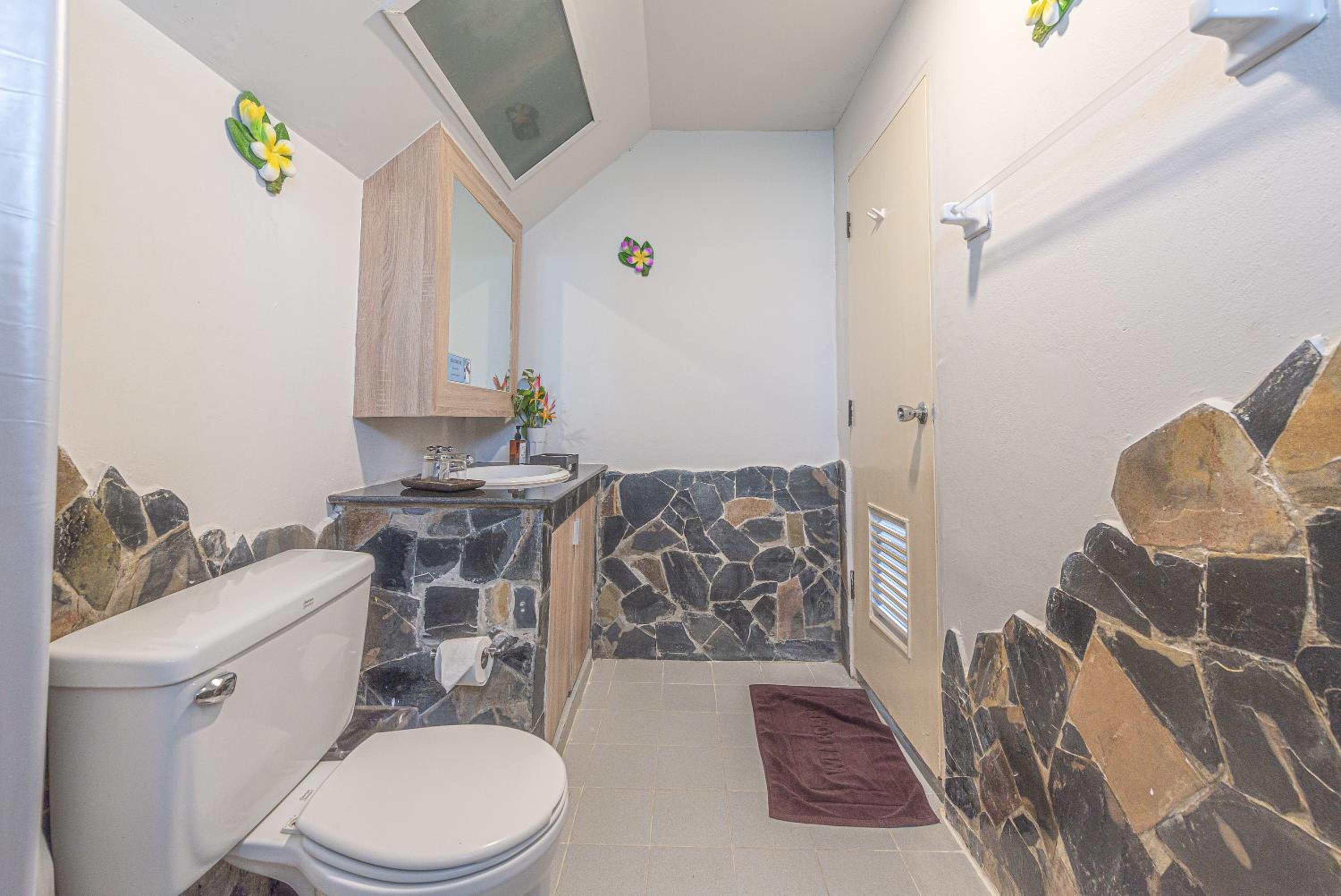 Suite - Photo 2