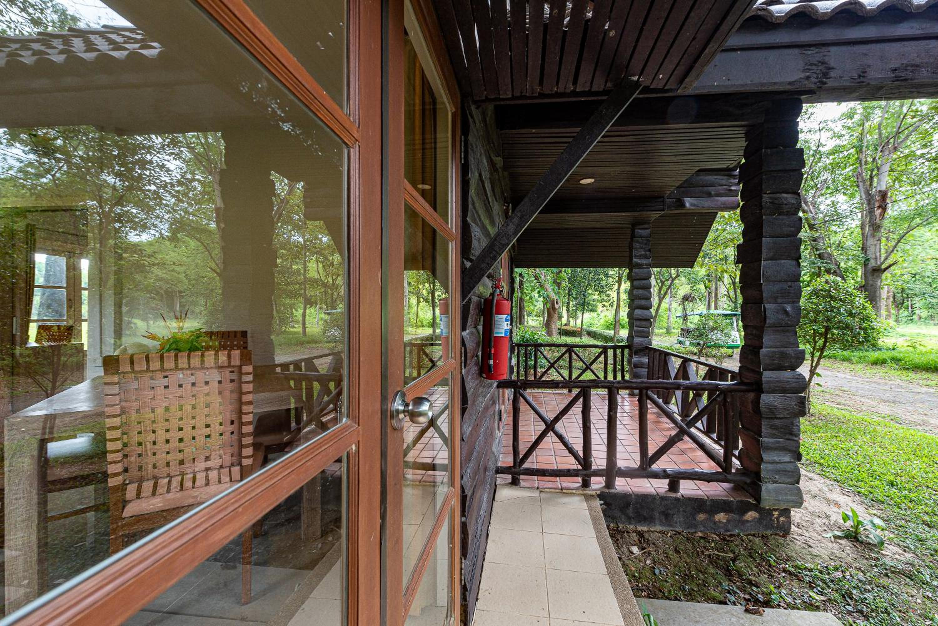 Suite - Photo 12