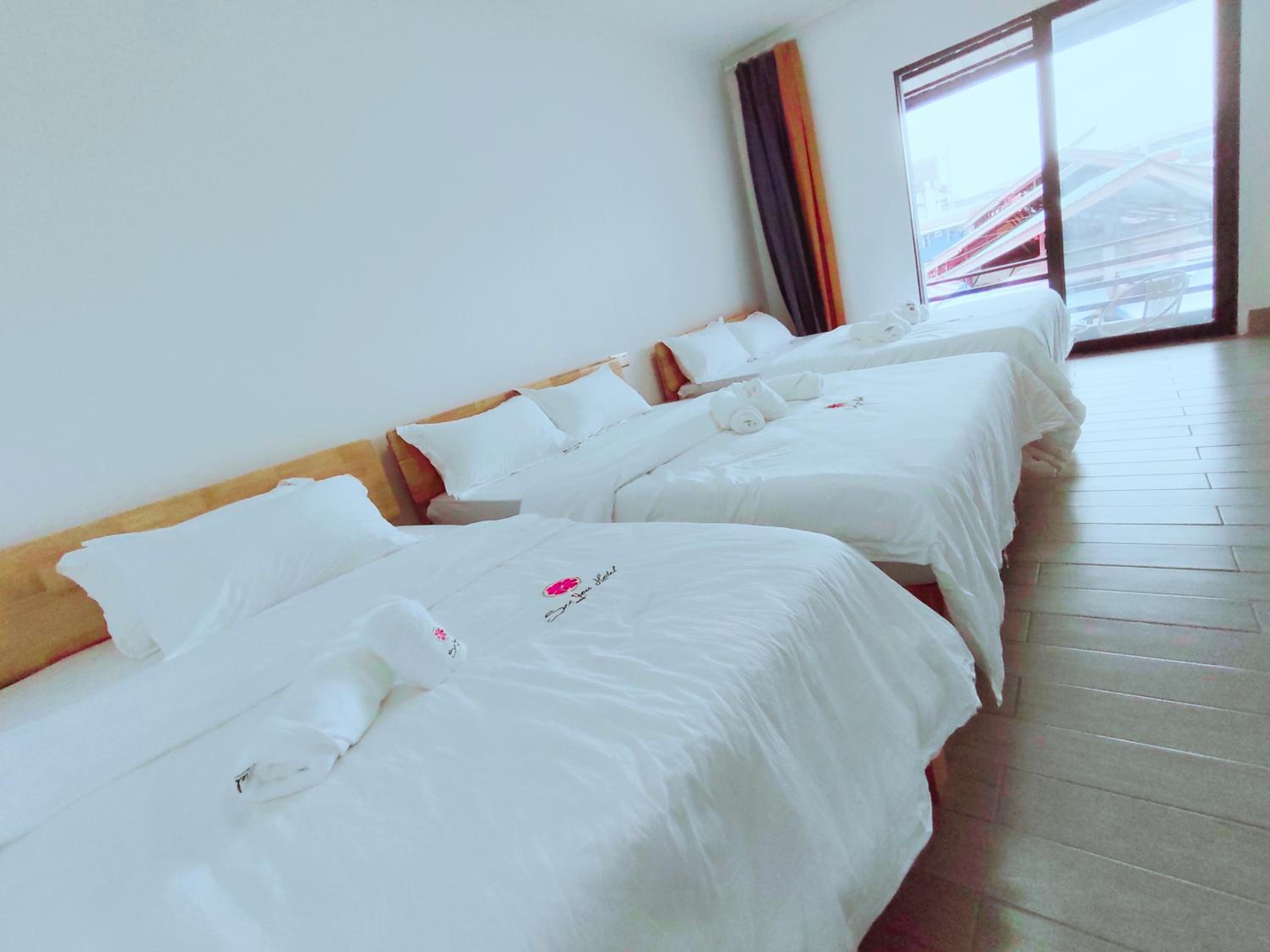 King Room with Balcony photo 3