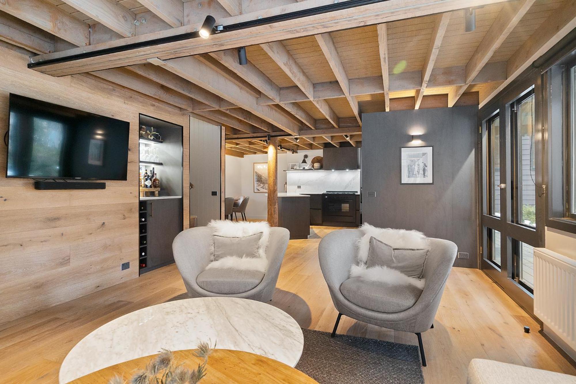 Four-Bedroom House photo 2