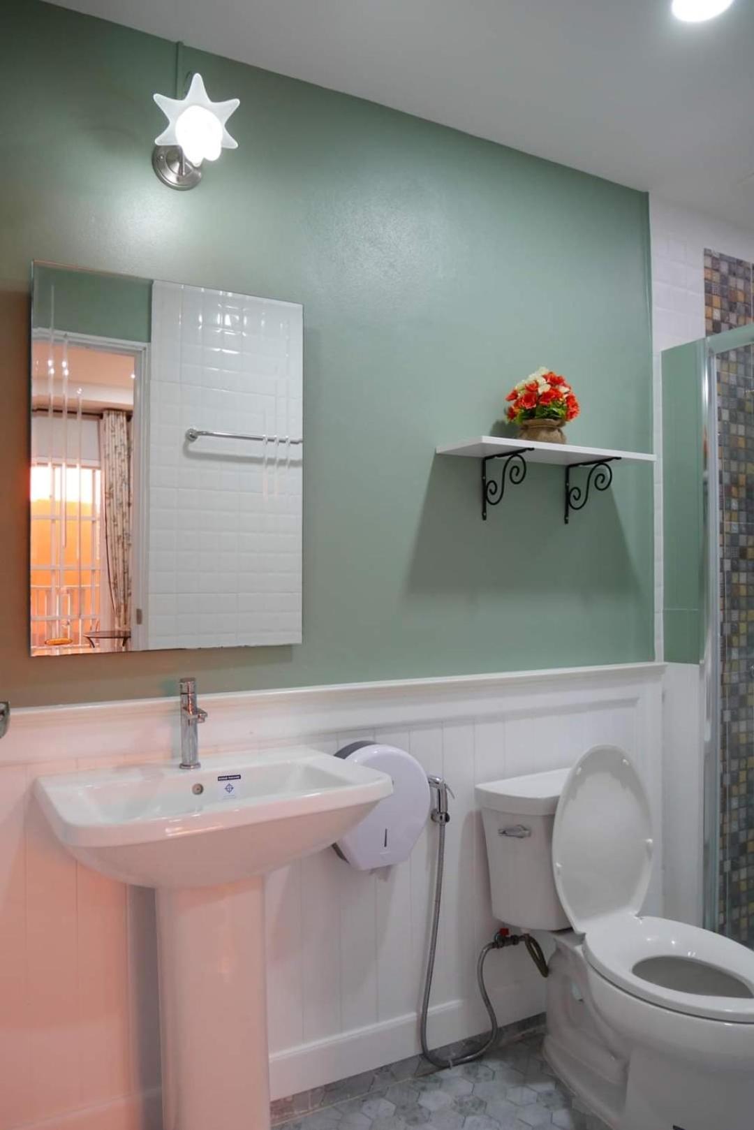 Deluxe Double or Twin Room - Photo 11