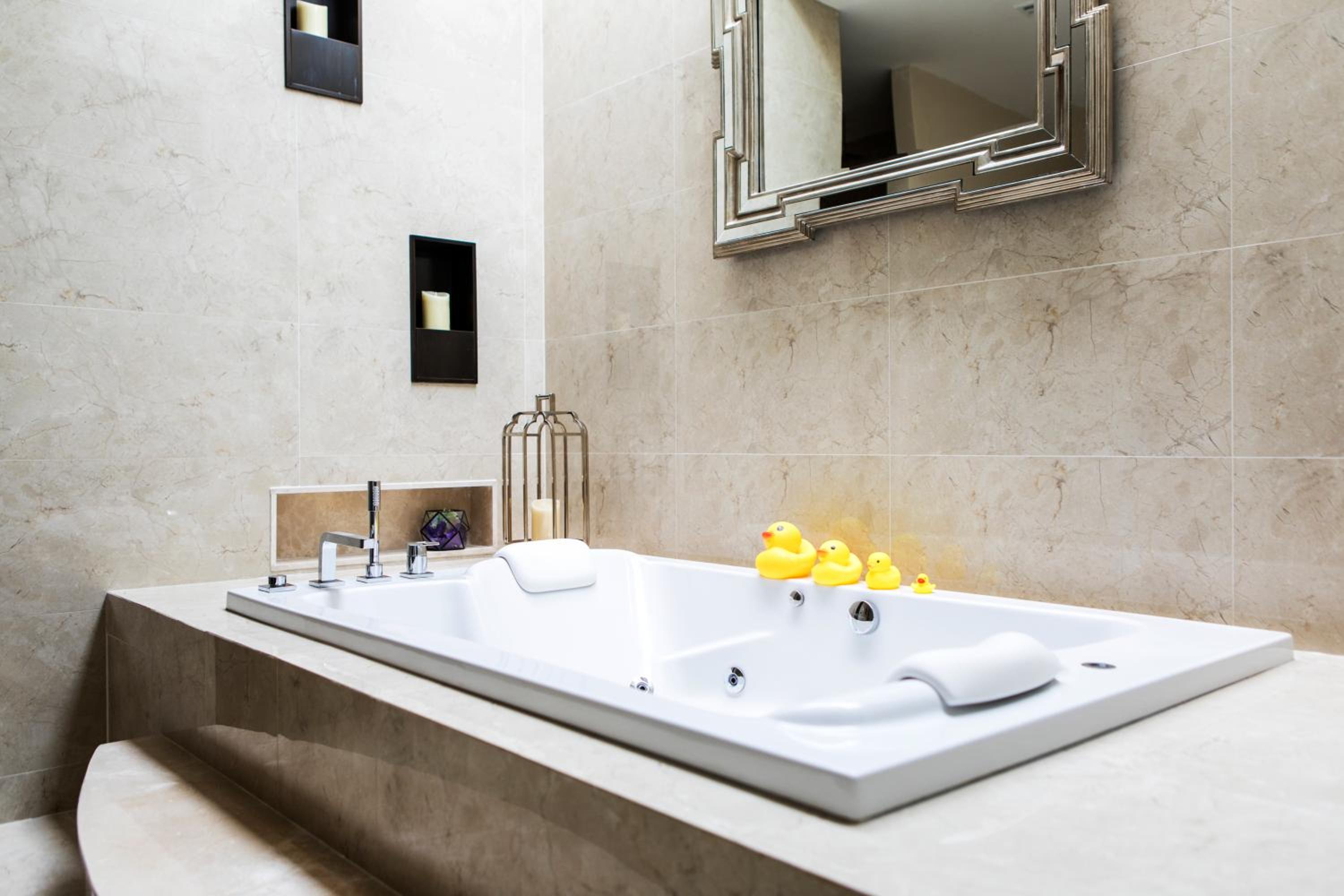Two-Bedroom Pool Villa (24-hour butler service) - Photo 13
