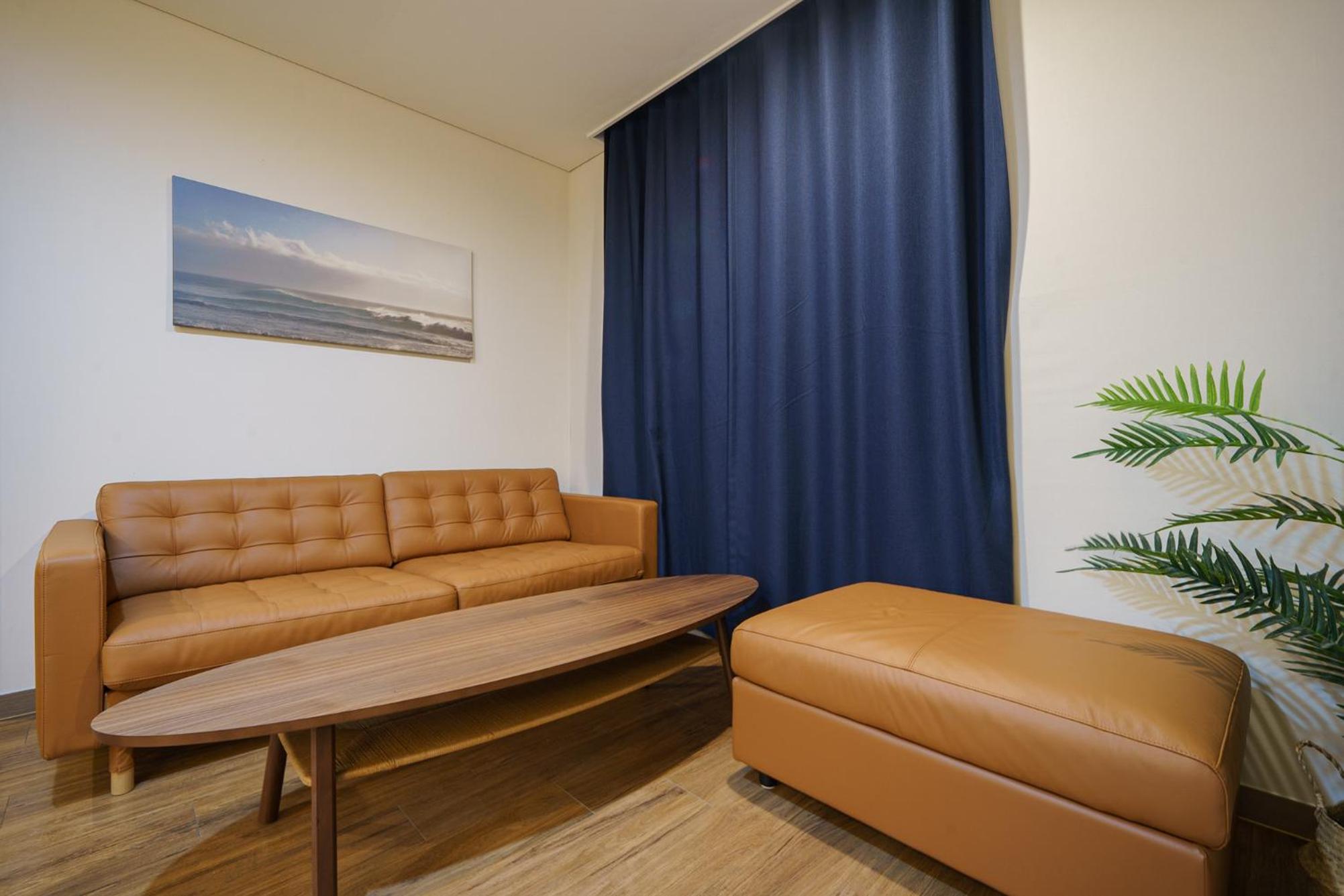Deluxe King Suite - Photo 14
