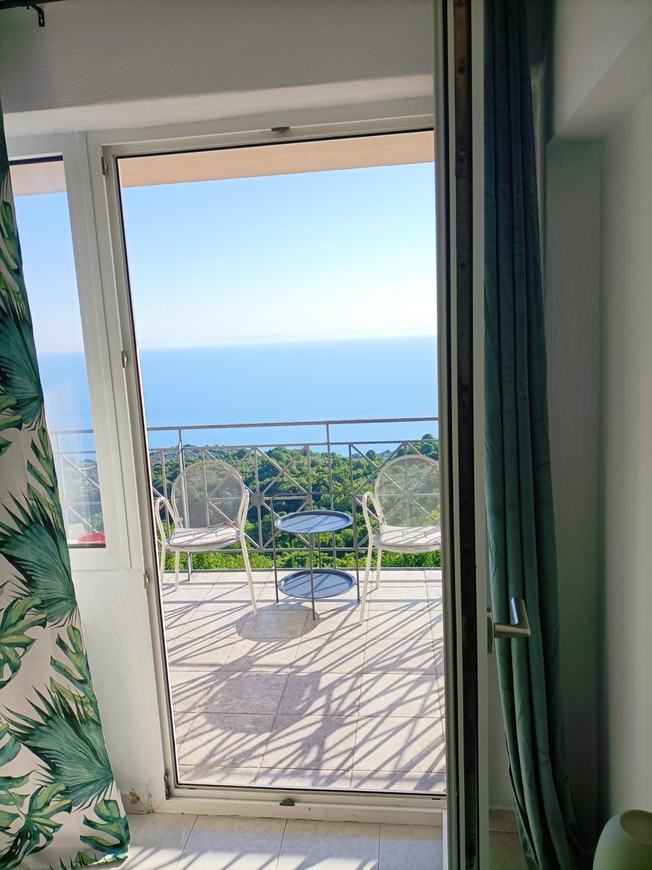 Triple Room with Sea View - Photo 22