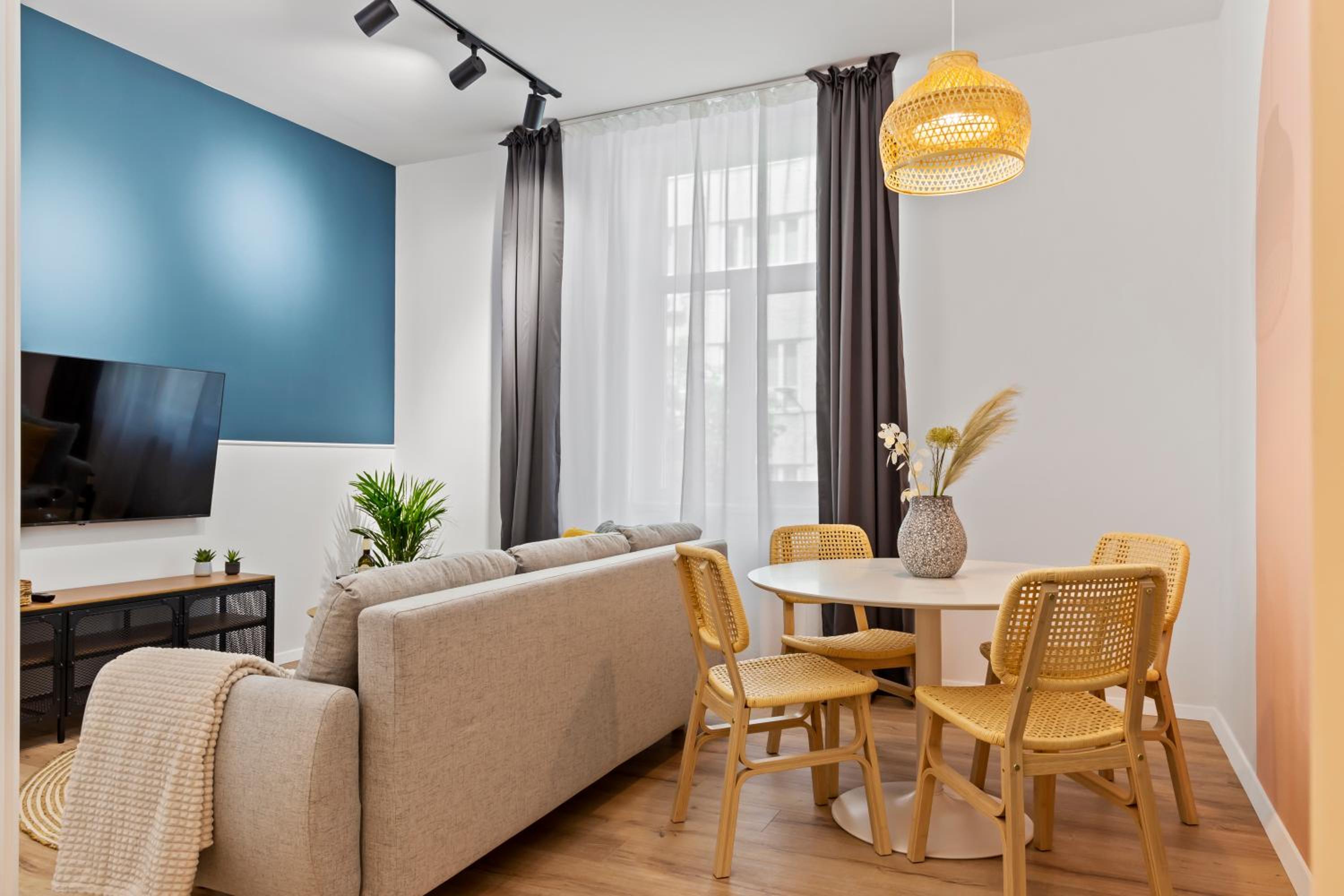 Two-Bedroom Apartment - Photo 2