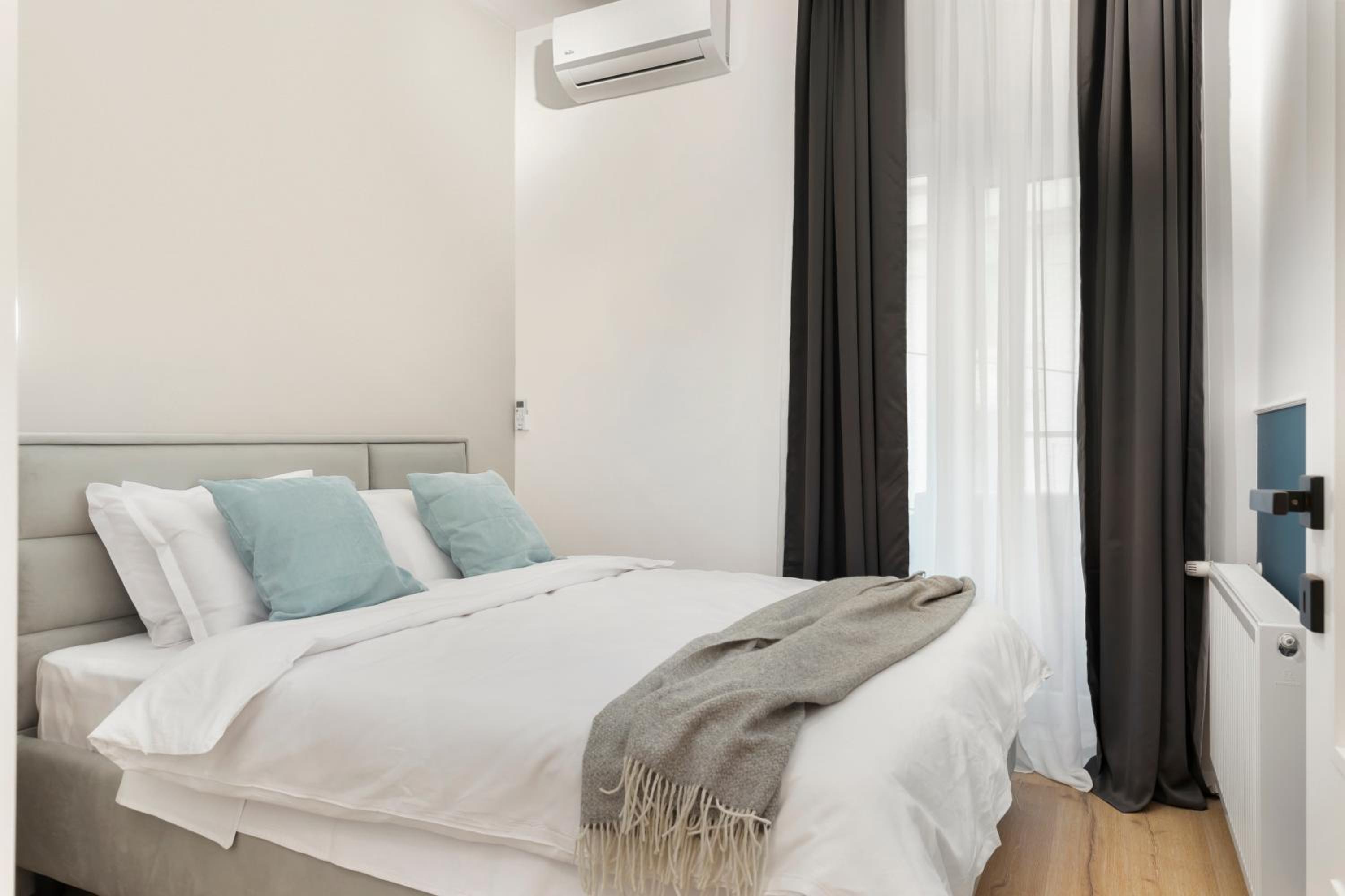 Two-Bedroom Apartment - Photo 7