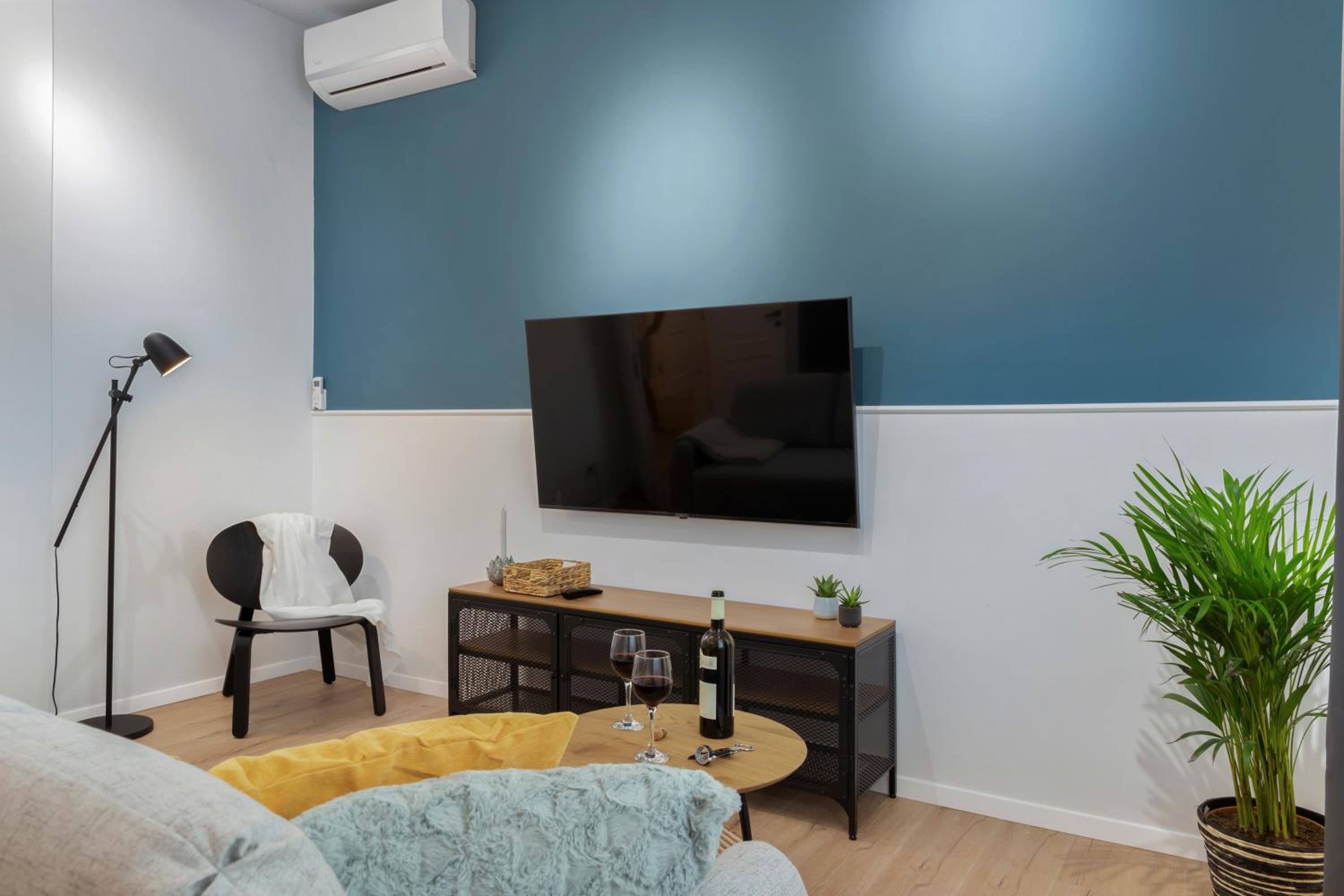 Two-Bedroom Apartment - Photo 16