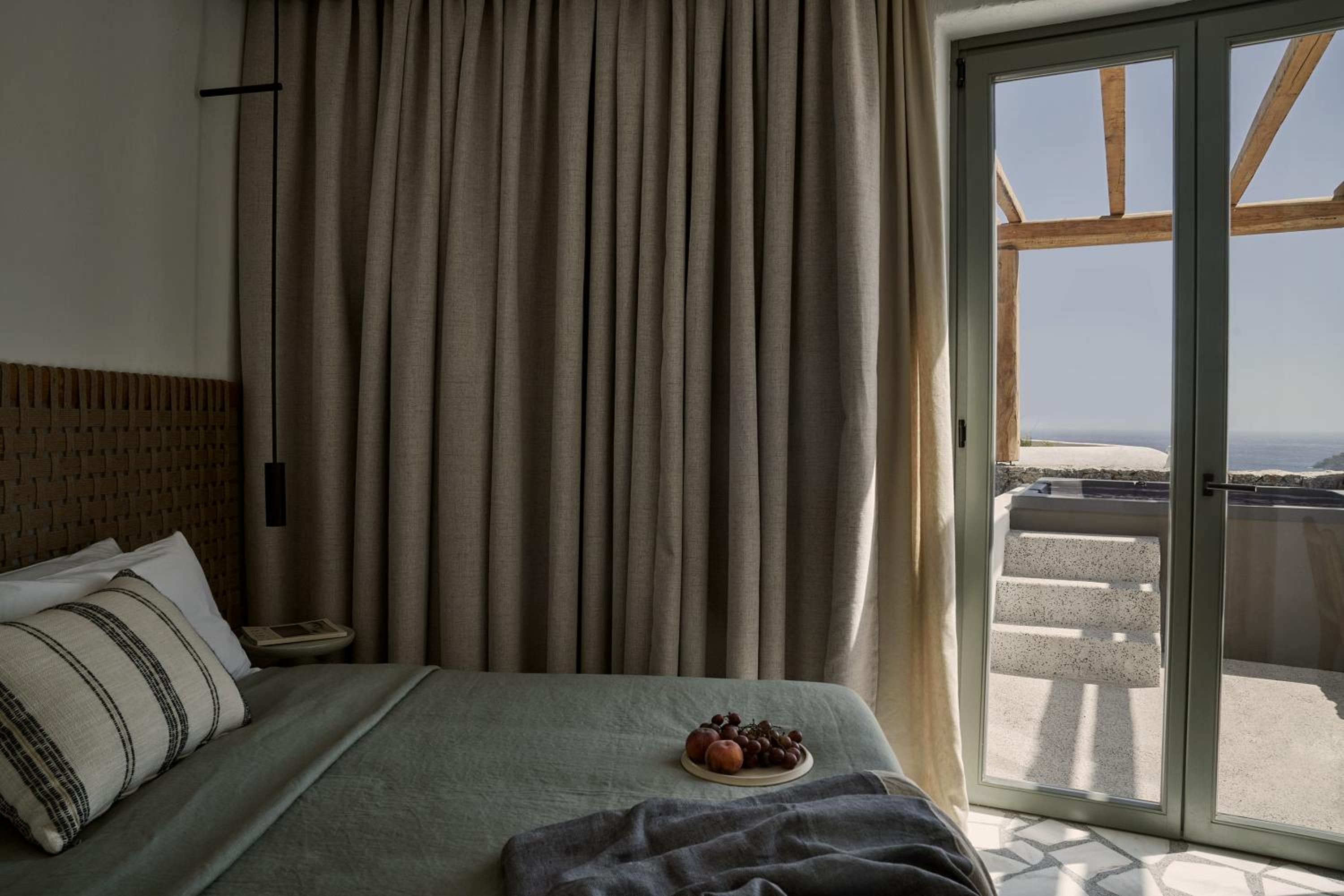 Suite with Spa Bath - Photo 10