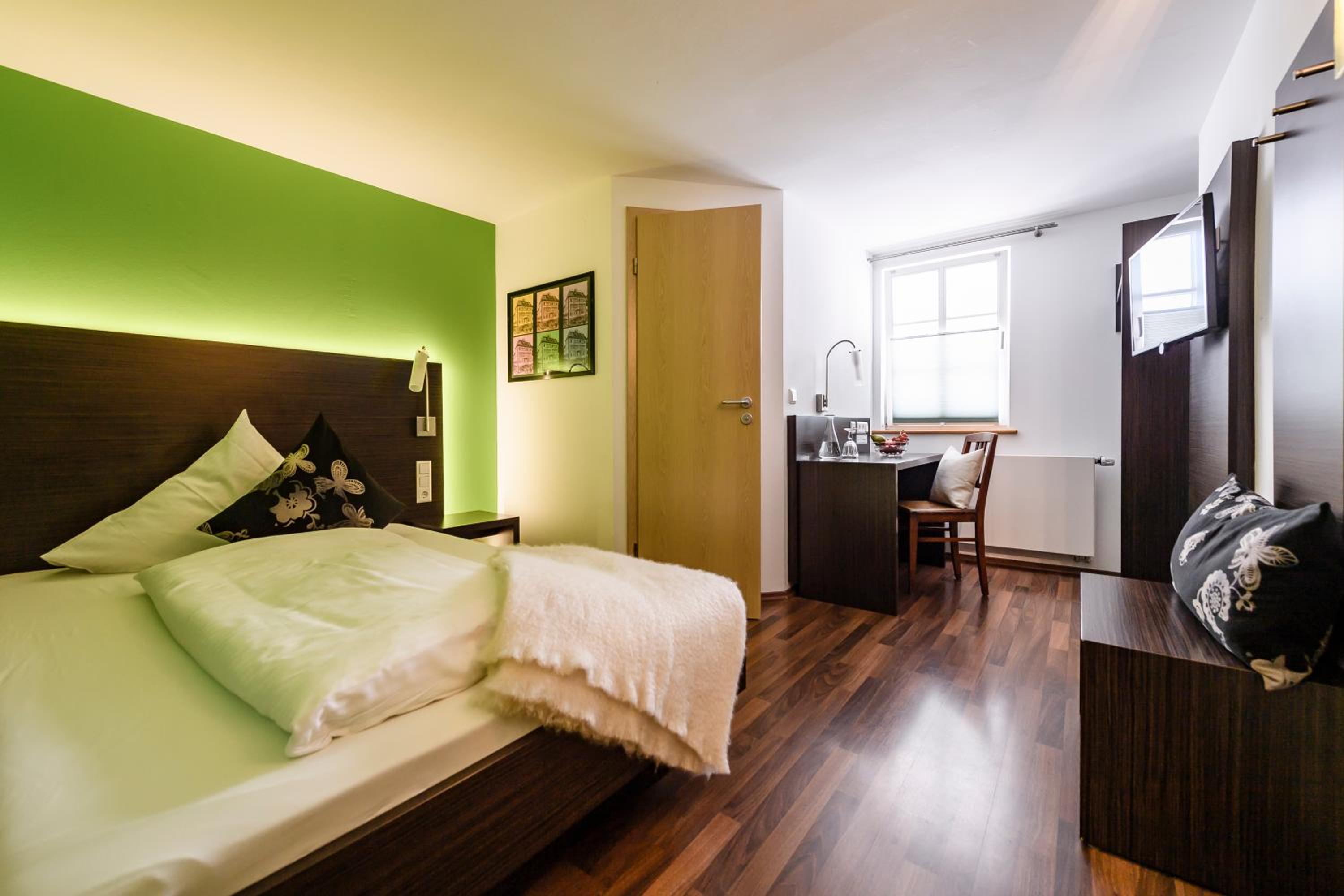 Large Single Room
