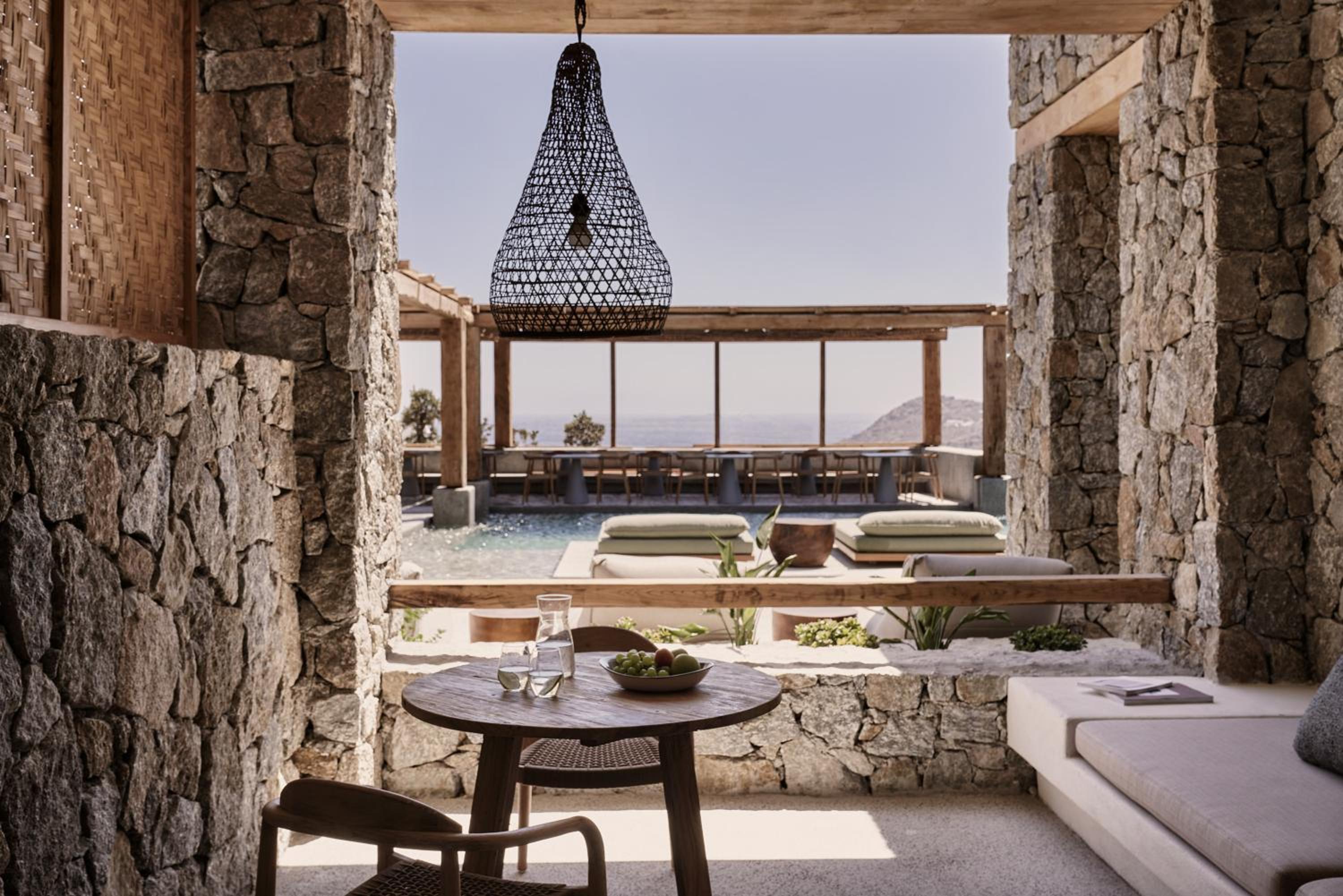 Junior Suite with Pool View - Photo 6