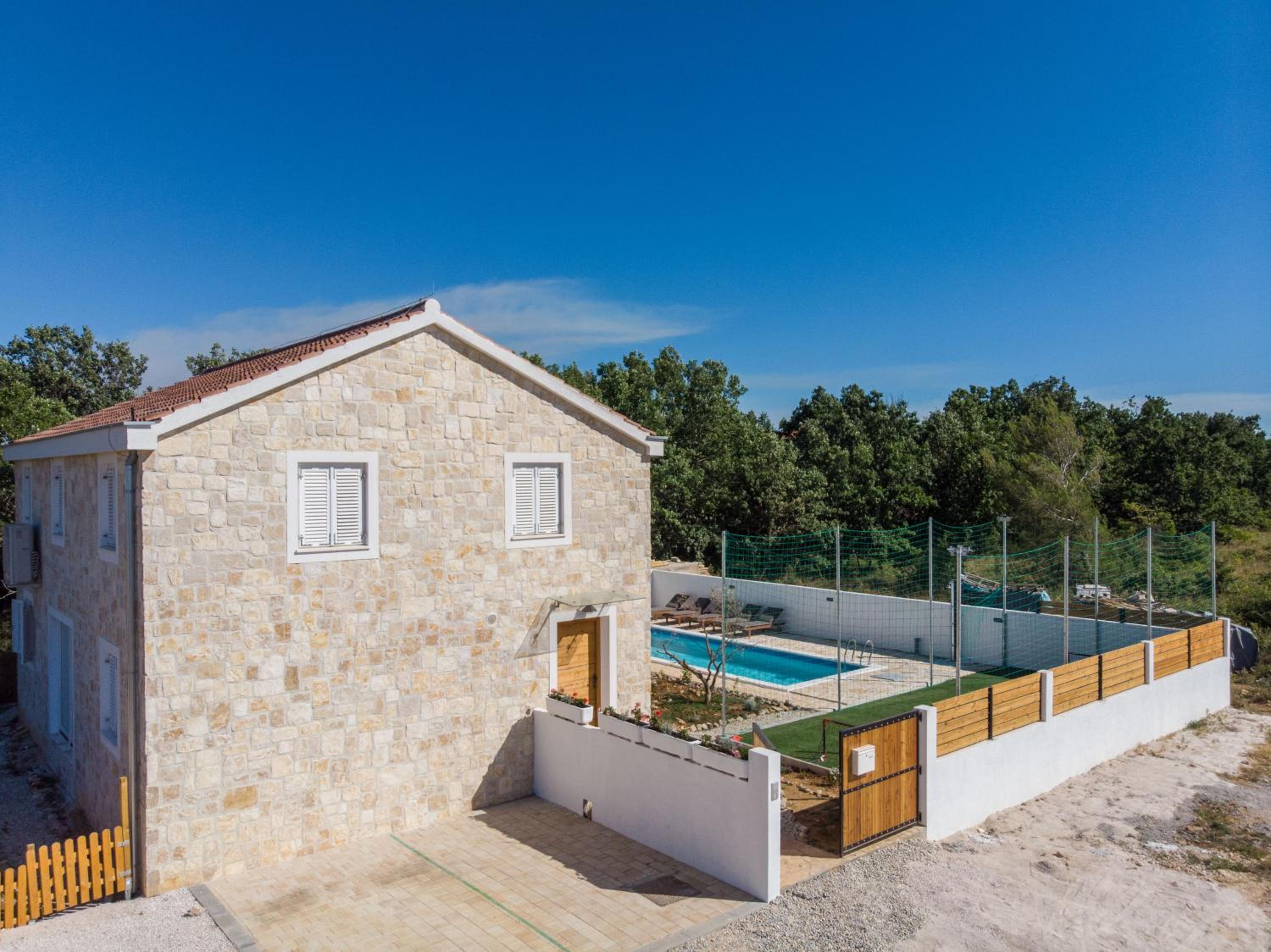 Three-Bedroom Villa photo 2