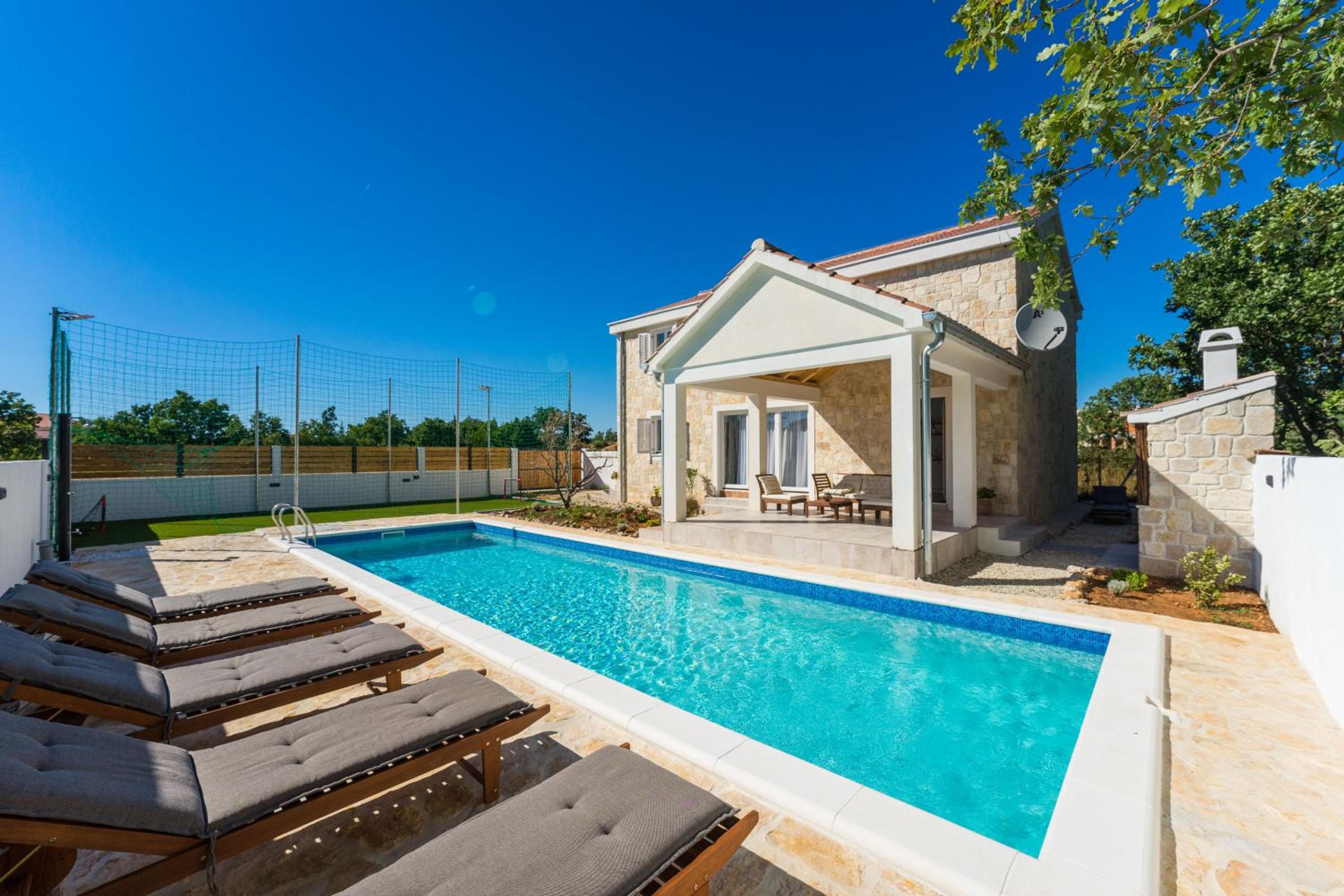 Three-Bedroom Villa photo 3