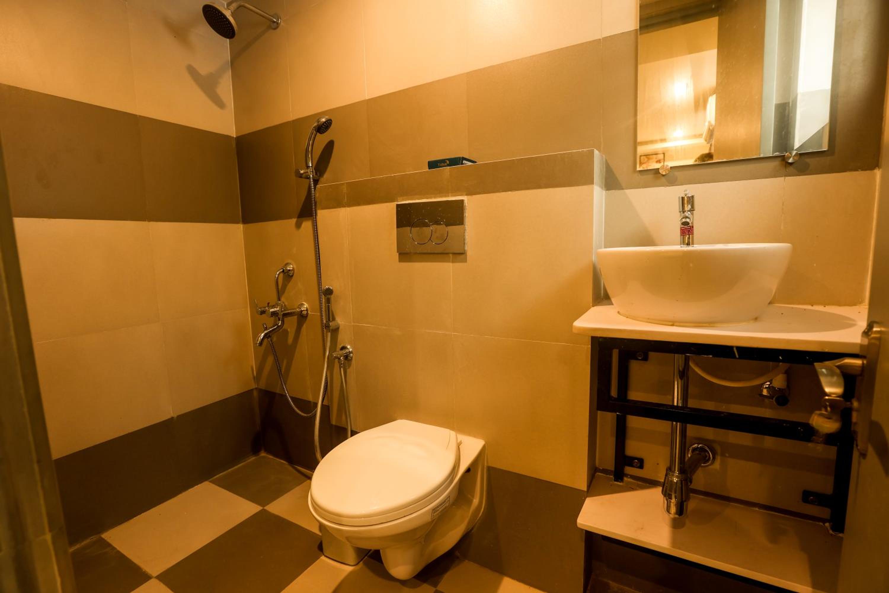 Deluxe Double Room with Balcony - Photo 3