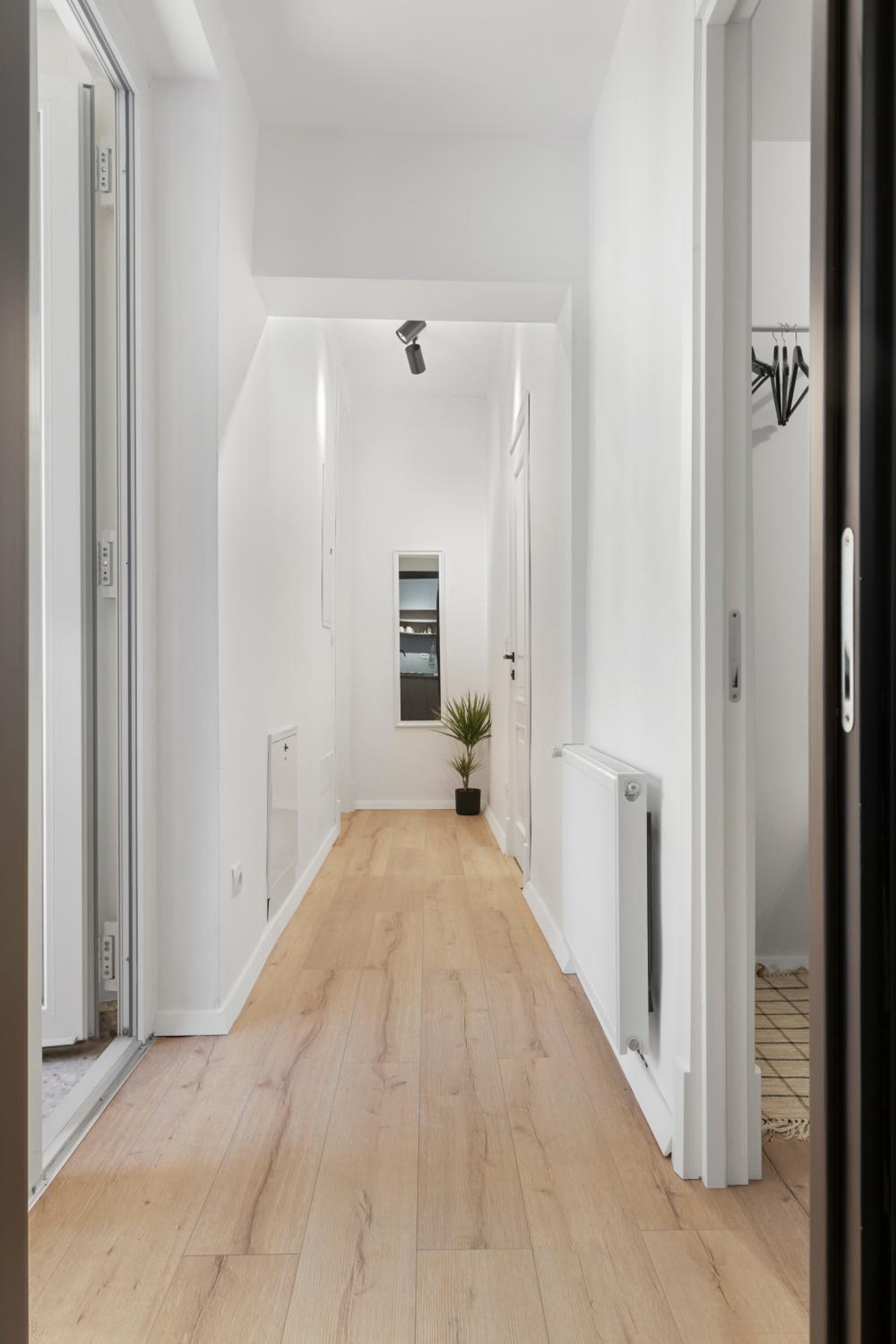 One-Bedroom Apartment - Photo 9